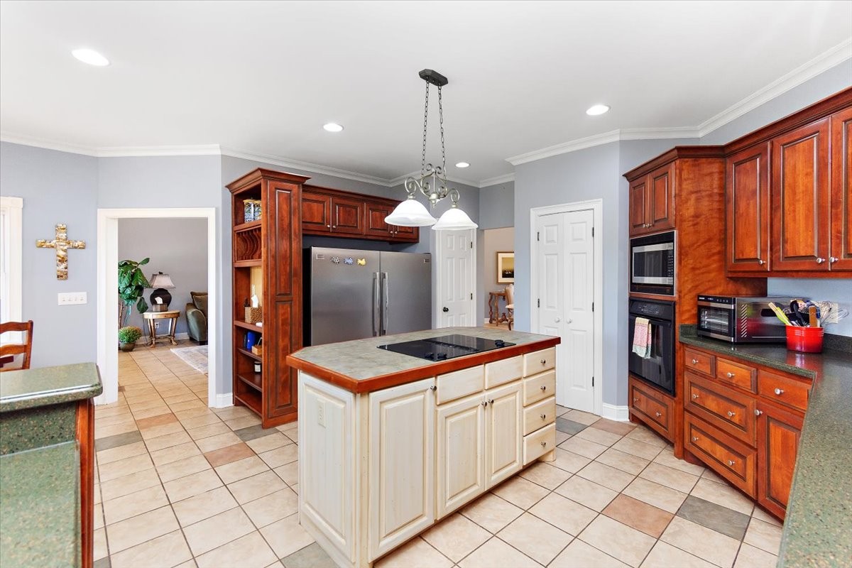 Leoma, Tennessee, 38468, United States, 3 Bedrooms Bedrooms, ,3 BathroomsBathrooms,Residential,For Sale,1938715