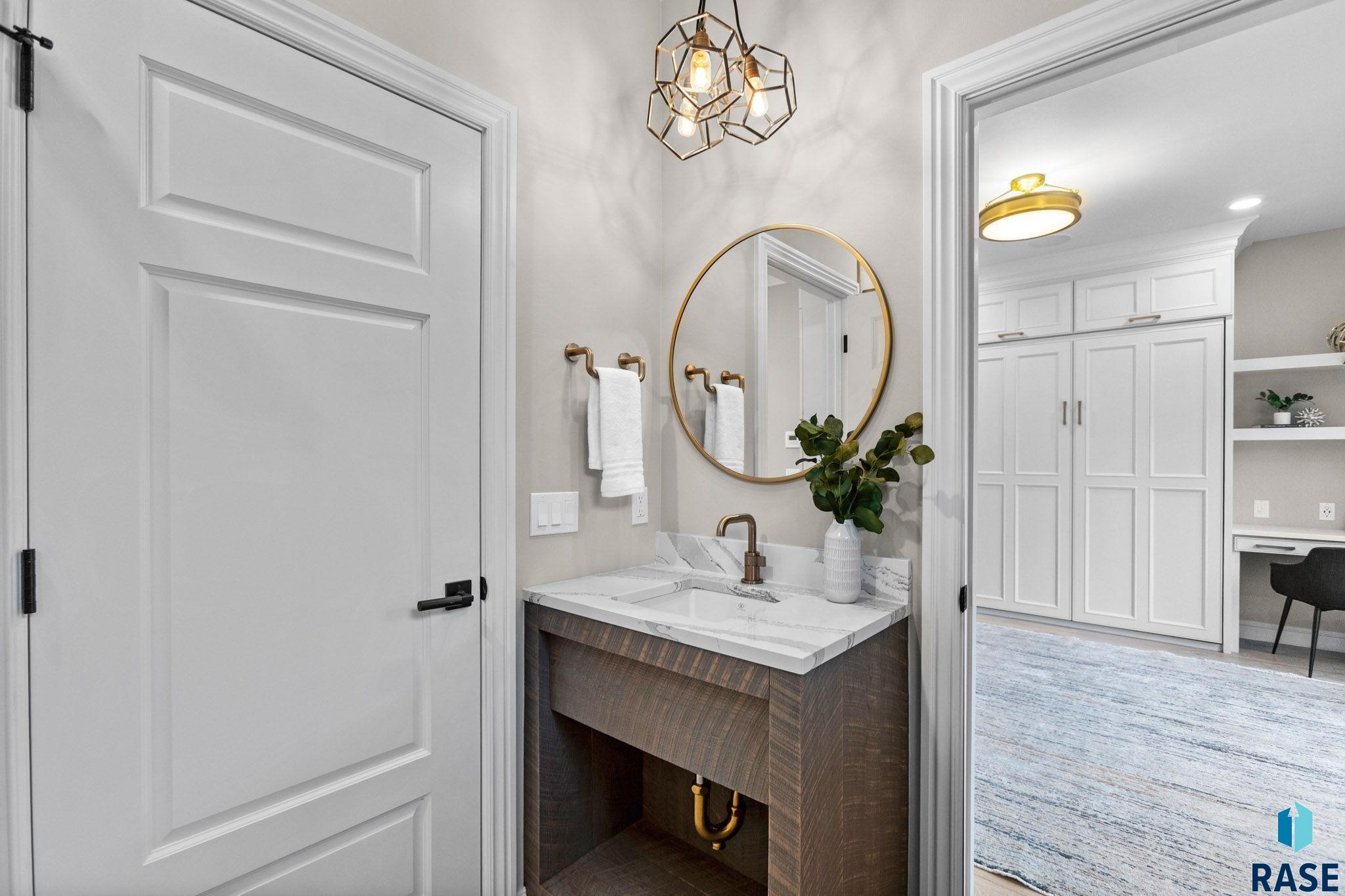 Sioux Falls, South Dakota, 57106, United States, 3 Bedrooms Bedrooms, ,2 BathroomsBathrooms,Residential,For Sale,1986319