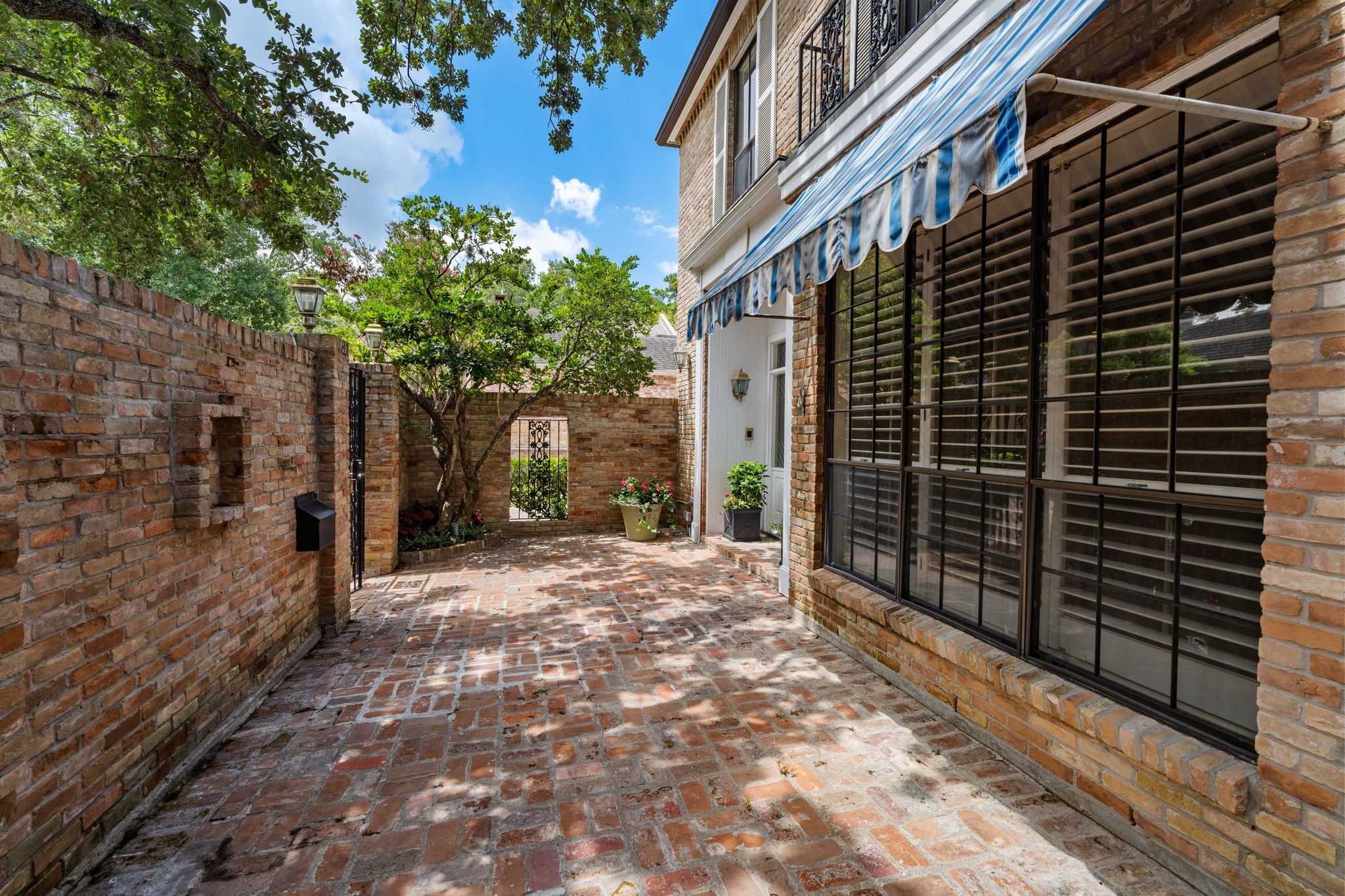  4876 Post Oak Timber Drive - 物件實景