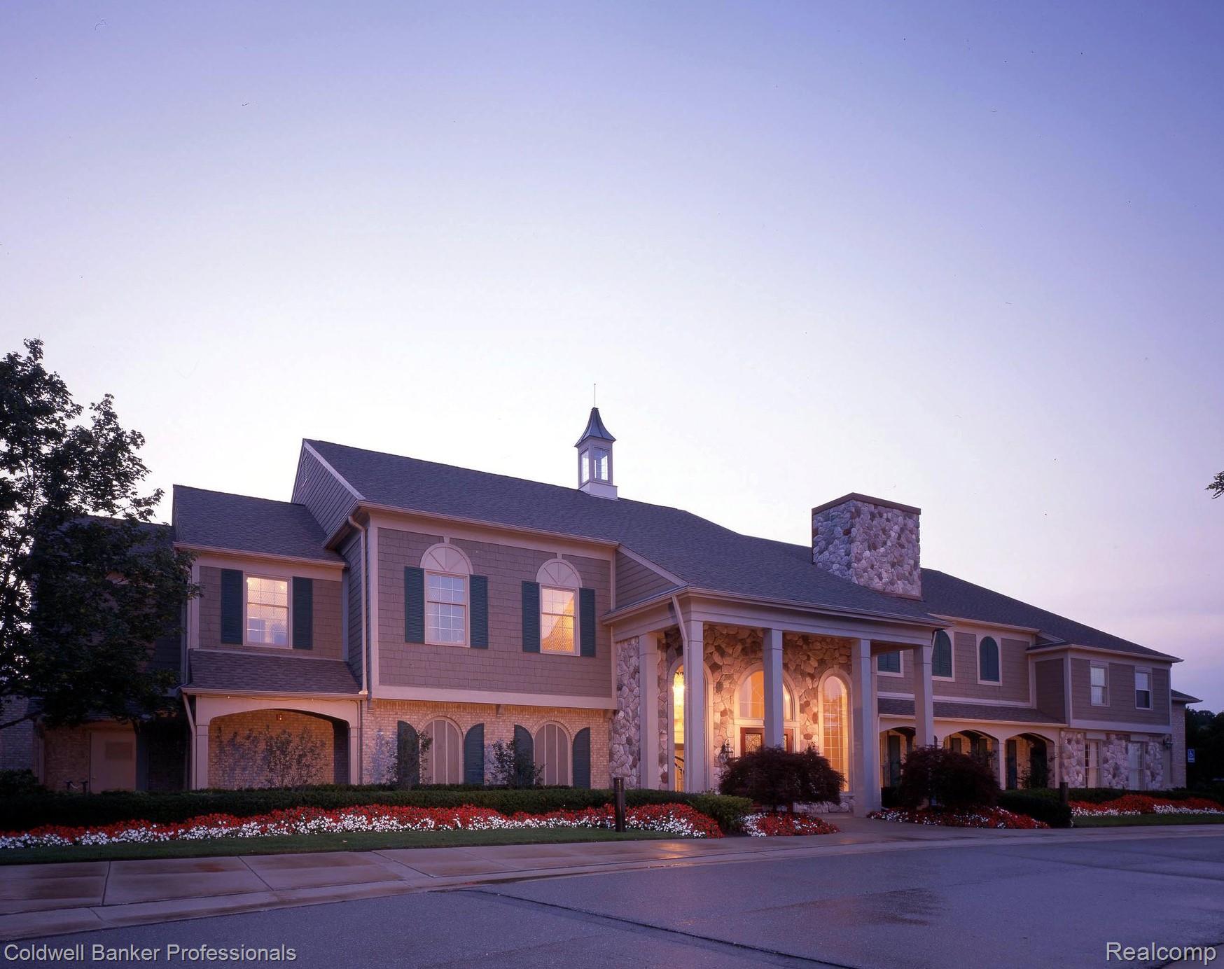 BloomfieldHills, Michigan, 48304, United States, 2 Bedrooms Bedrooms, ,4 BathroomsBathrooms,Residential,For Sale,1896256