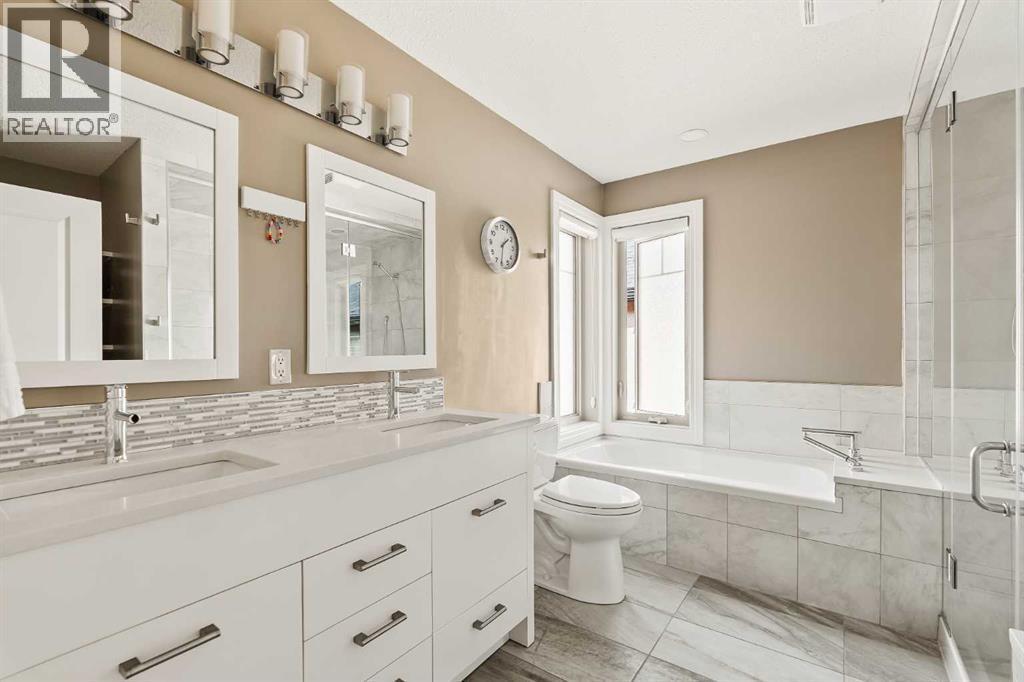 CALGARY, Alberta, T3E 2M9, CA, 2 Bedrooms Bedrooms, ,2 BathroomsBathrooms,Residential,For Sale,1949798