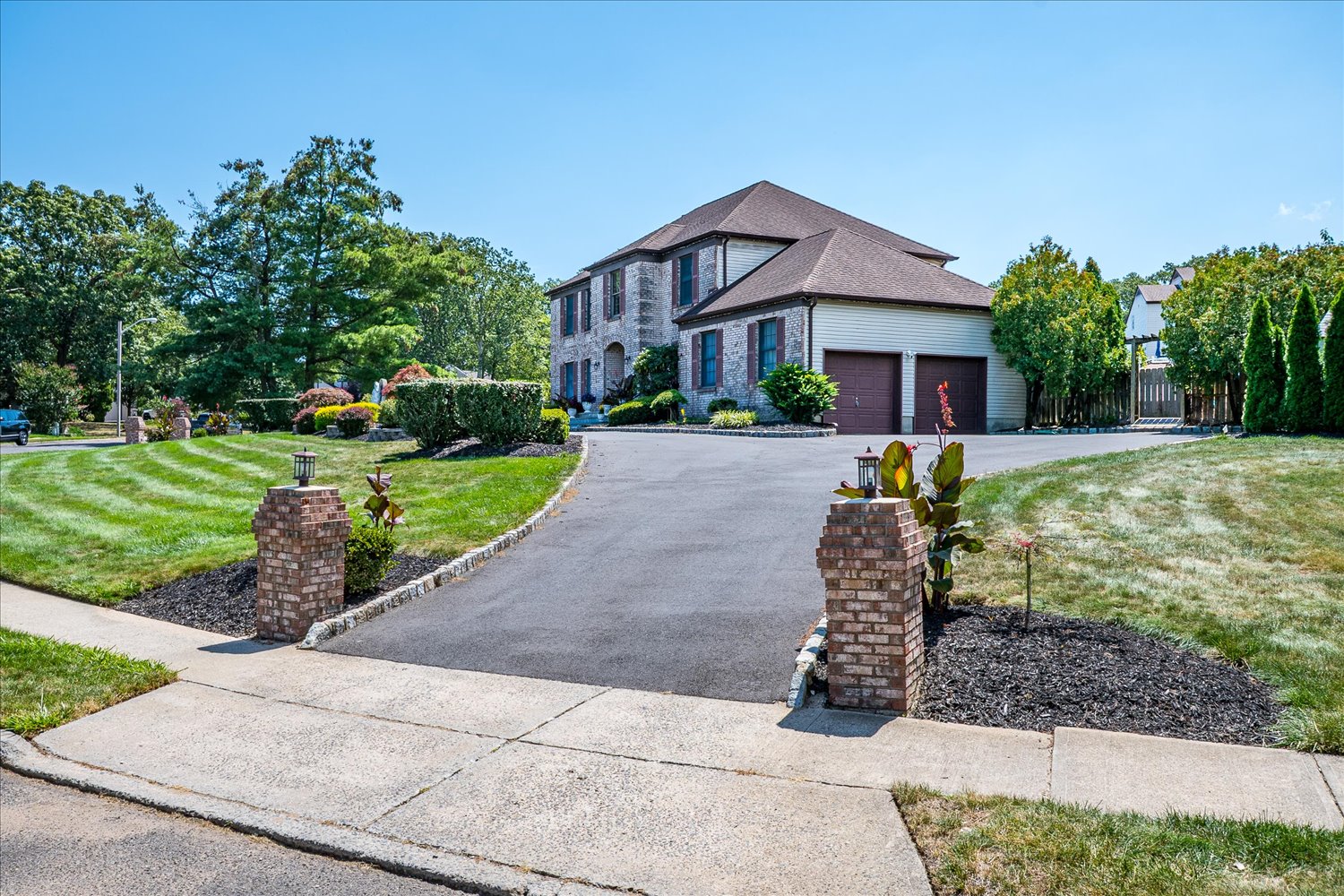 Eatontown, New Jersey, 07724, United States, 9 Bedrooms Bedrooms, ,4 BathroomsBathrooms,Residential,For Sale,1910757