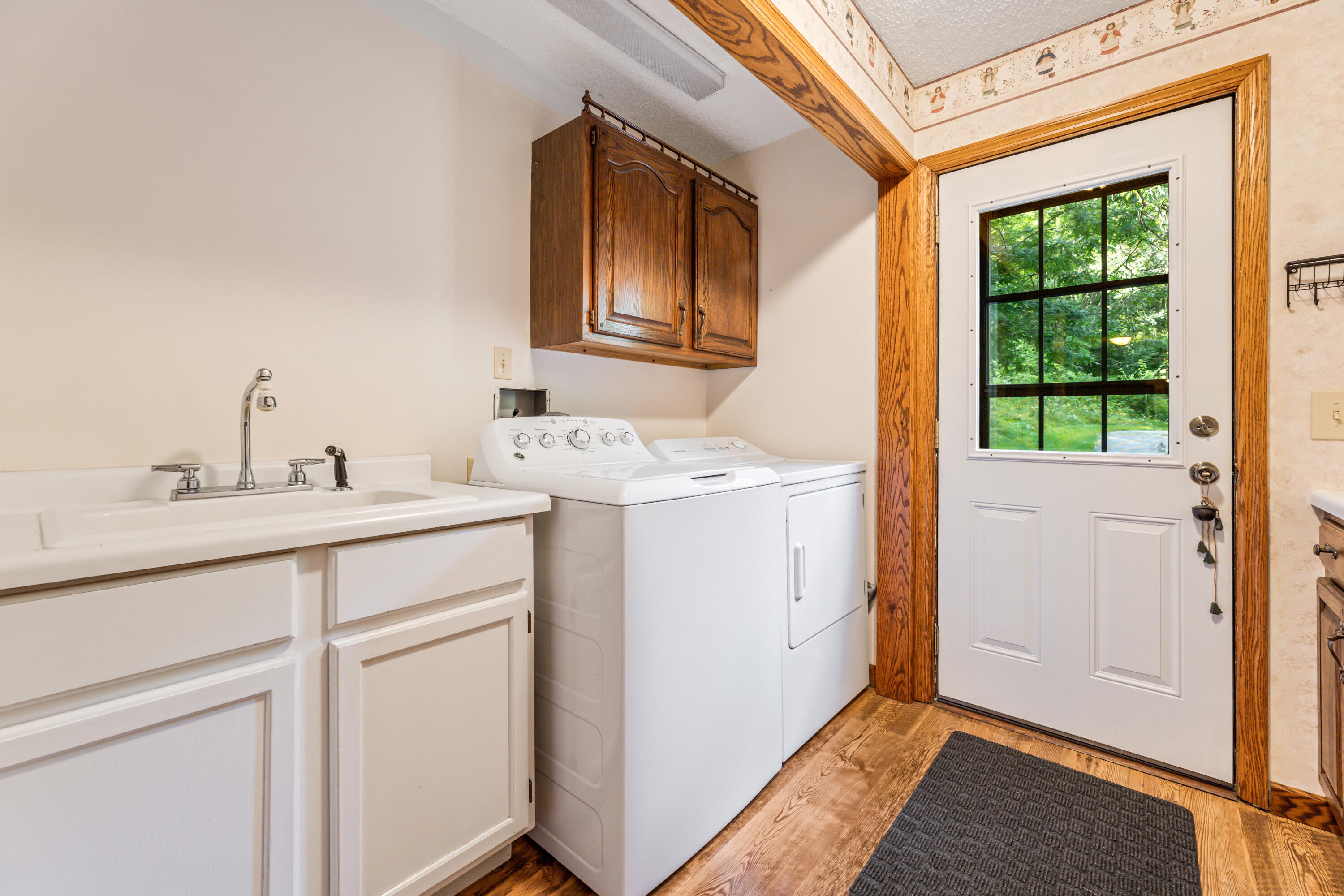 Homer, Minnesota, 55987, United States, 3 Bedrooms Bedrooms, ,3 BathroomsBathrooms,Residential,For Sale,1906704