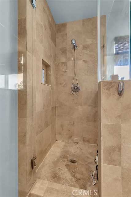 Huntington Park, California, 90255, United States, 4 Bedrooms Bedrooms, ,Residential,For Sale,1987109