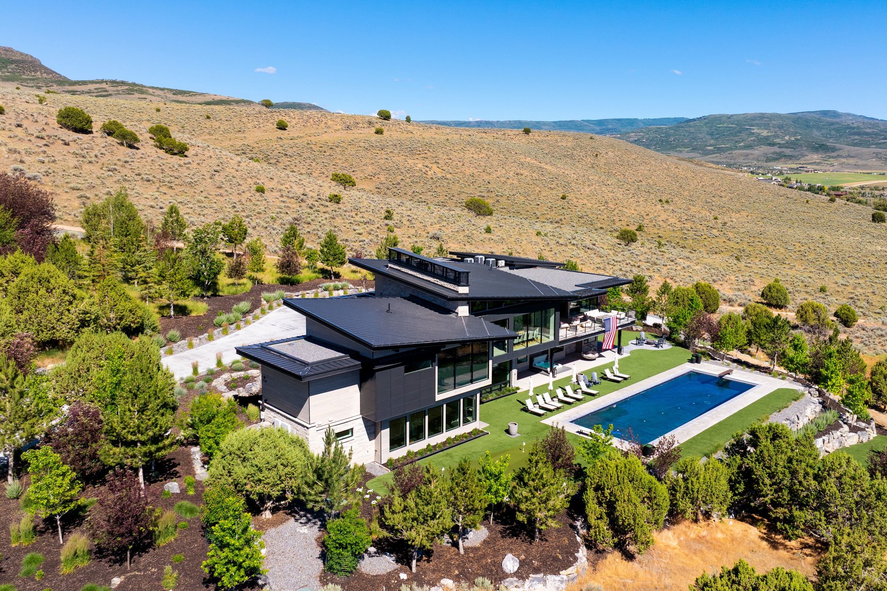  Luxury Lives Here  Architectural Masterpiece with Unmatched Privacy & Views - 物件實景