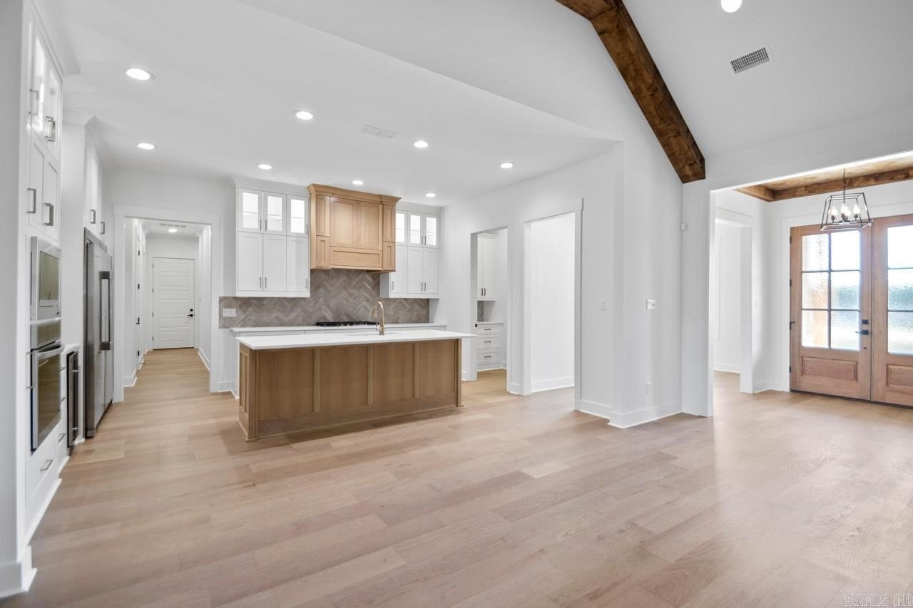 Benton, Arkansas, 72019, United States, 5 Bedrooms Bedrooms, ,4 BathroomsBathrooms,Residential,For Sale,1975690