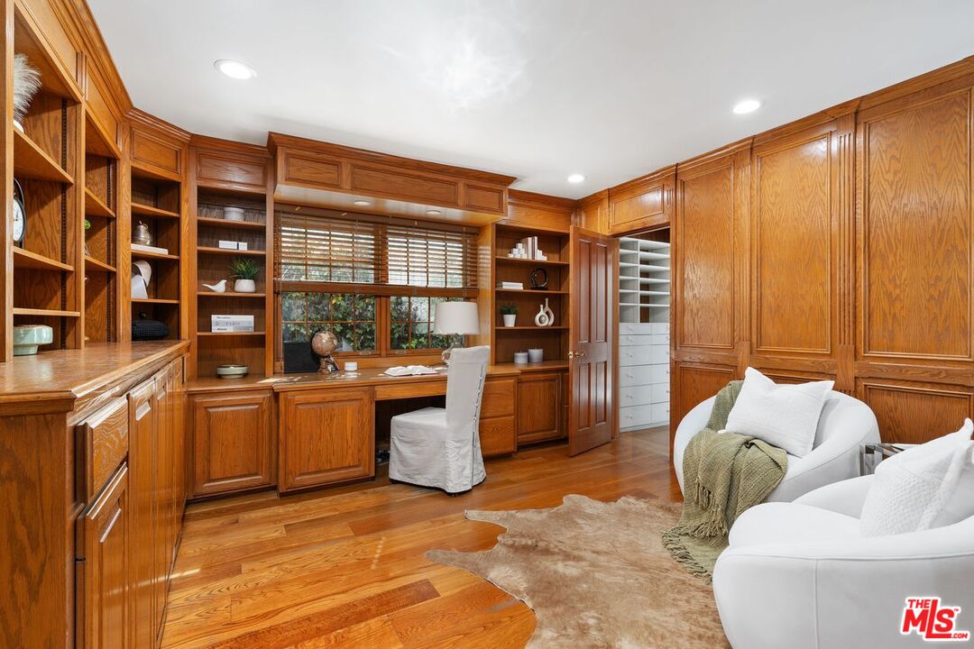 Los Angeles, California, 90049, United States, 3 Bedrooms Bedrooms, ,3 BathroomsBathrooms,Residential,For Sale,1989450