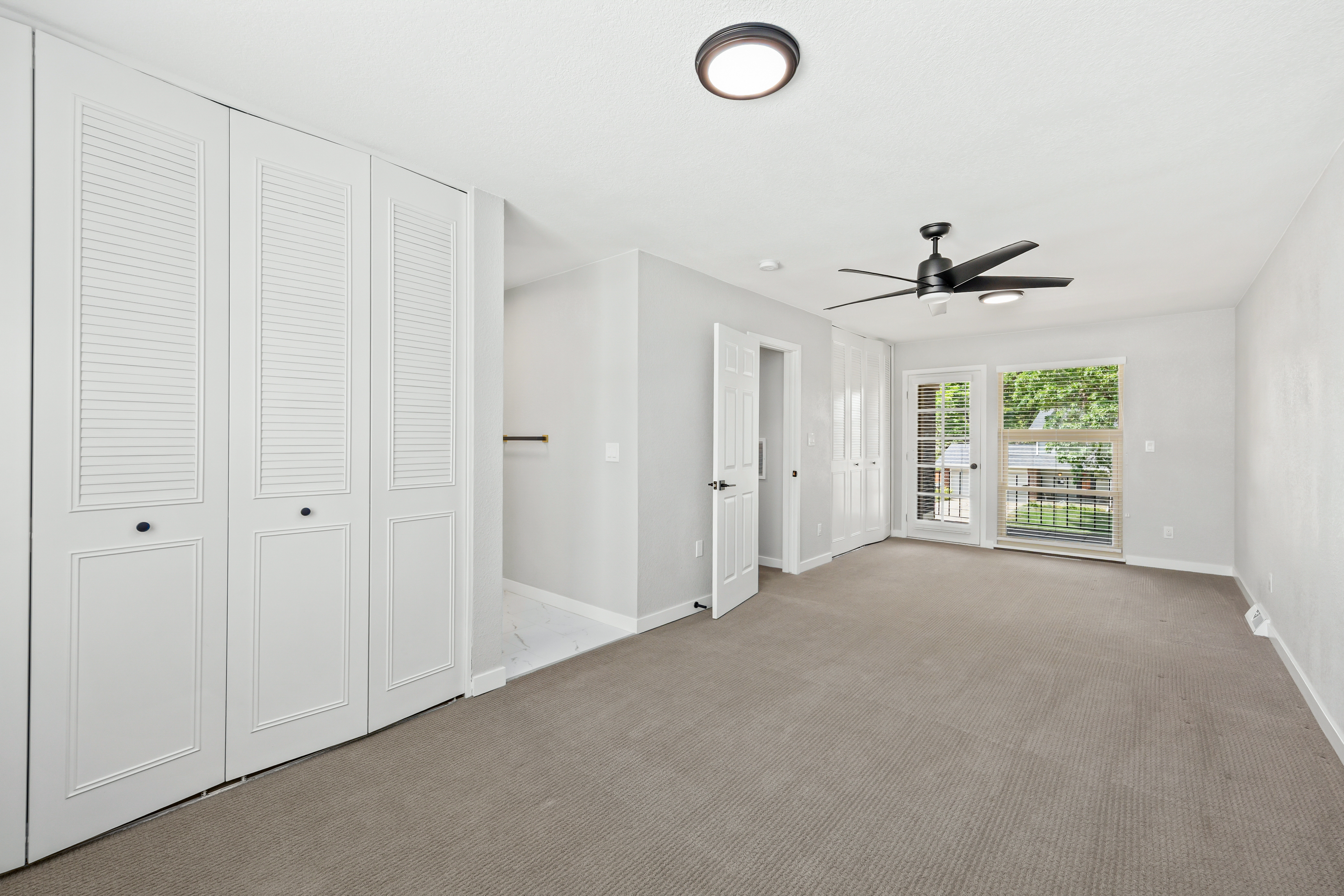  Beautifully renovated home in the desirable Three Fountains community - 物件實景
