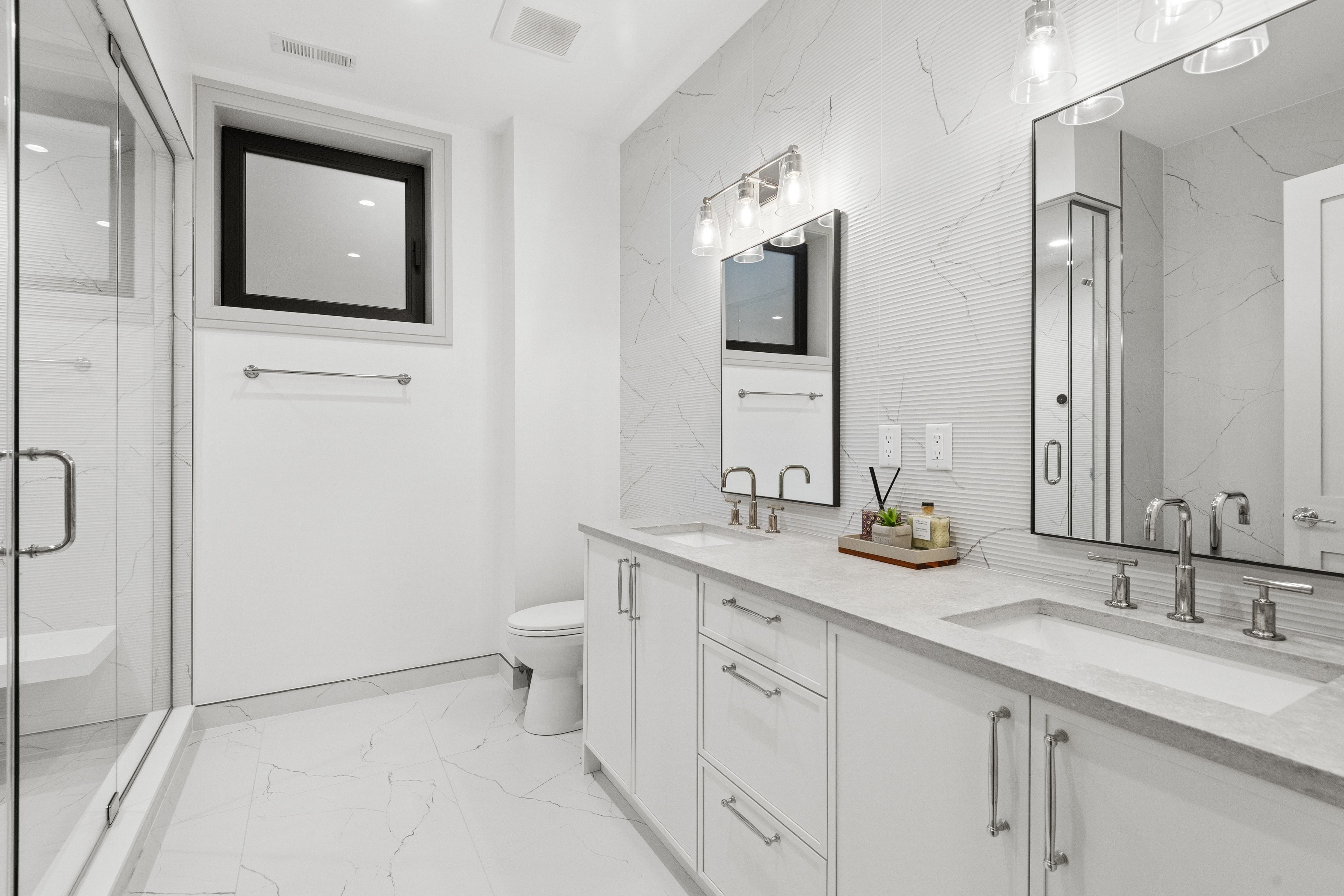  Welcome to this Exceptional Duplex Residence in theHheart of Lincoln Park - 物件實景