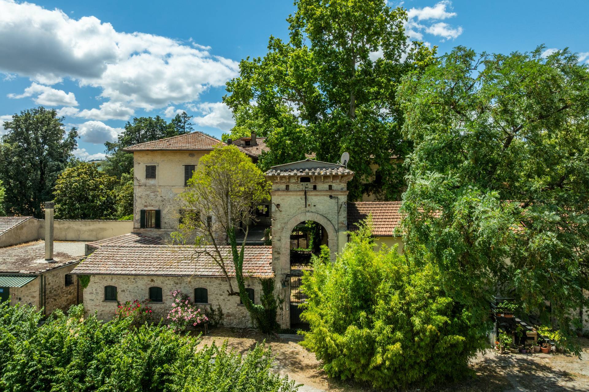 Perugia, Perugia, 06100, IT, 18 Bedrooms Bedrooms, ,5 BathroomsBathrooms,Residential,For Sale,1907420