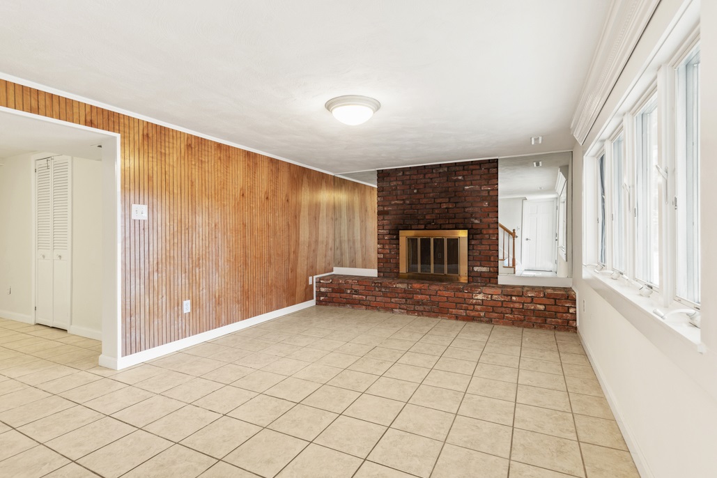 Billerica, Massachusetts, 01821, United States, 4 Bedrooms Bedrooms, ,4 BathroomsBathrooms,Residential,For Sale,1935395