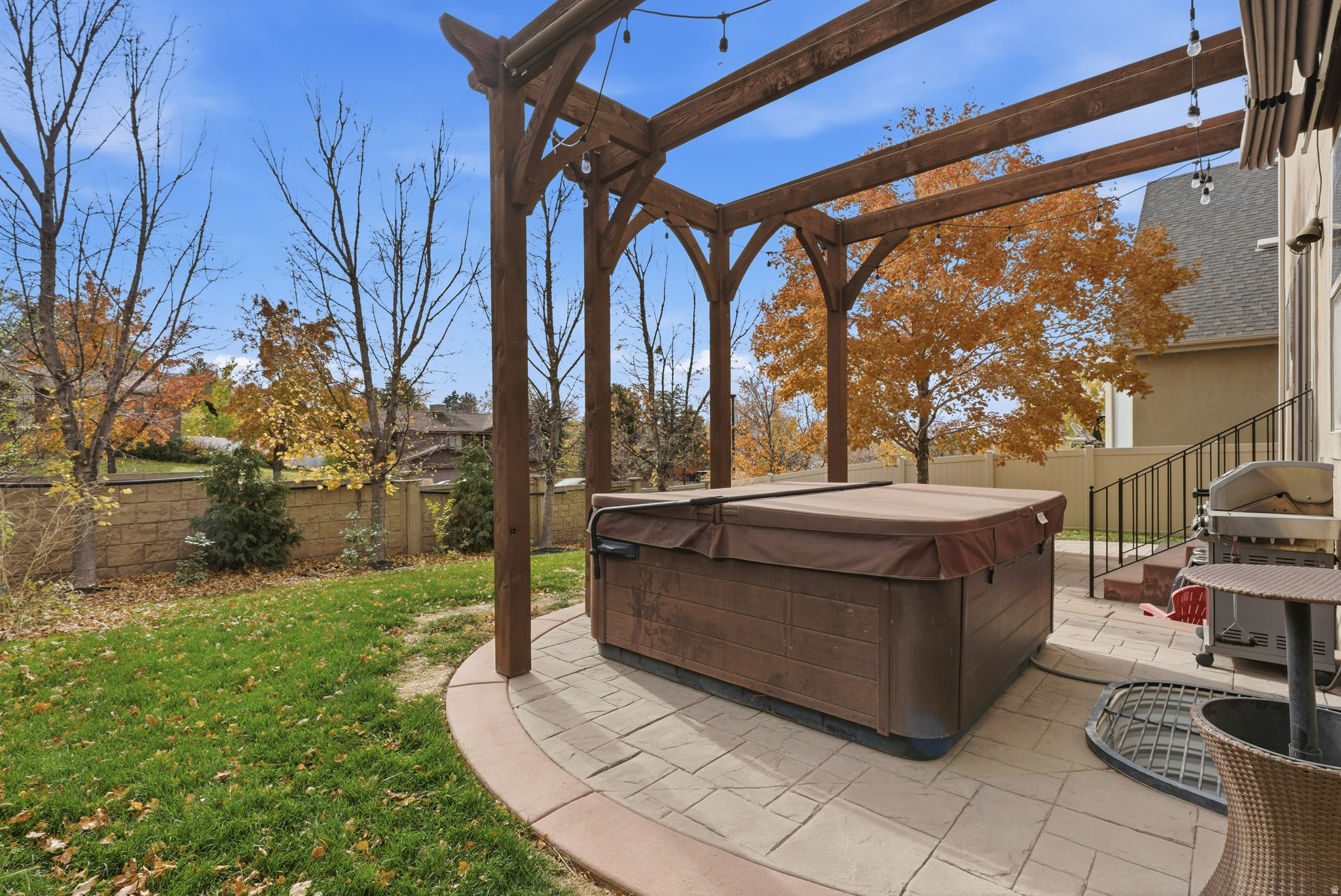 Sandy, Utah, 84092, United States, 4 Bedrooms Bedrooms, ,3 BathroomsBathrooms,Residential,For Sale,1992132