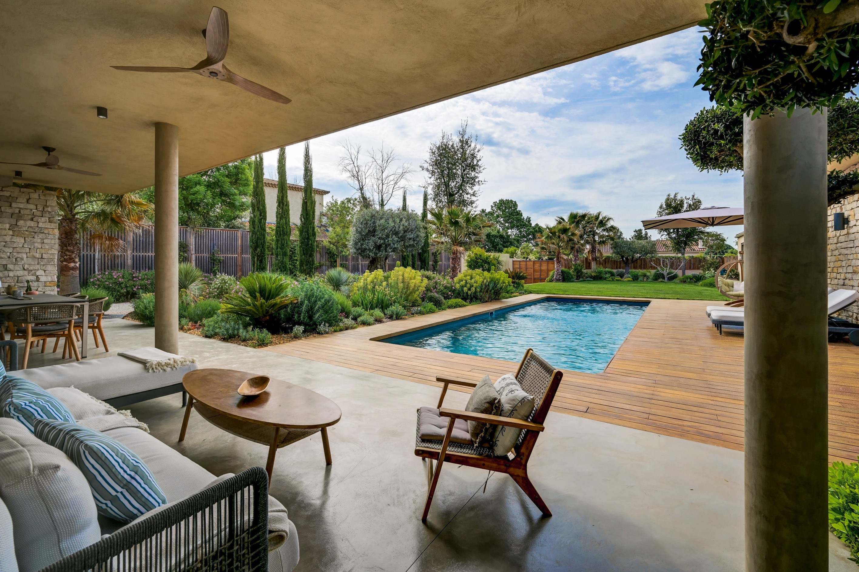  Elegant single-storey villa – 225 sqm of living space – 1,500 sqm landscaped gr… - 物件實景