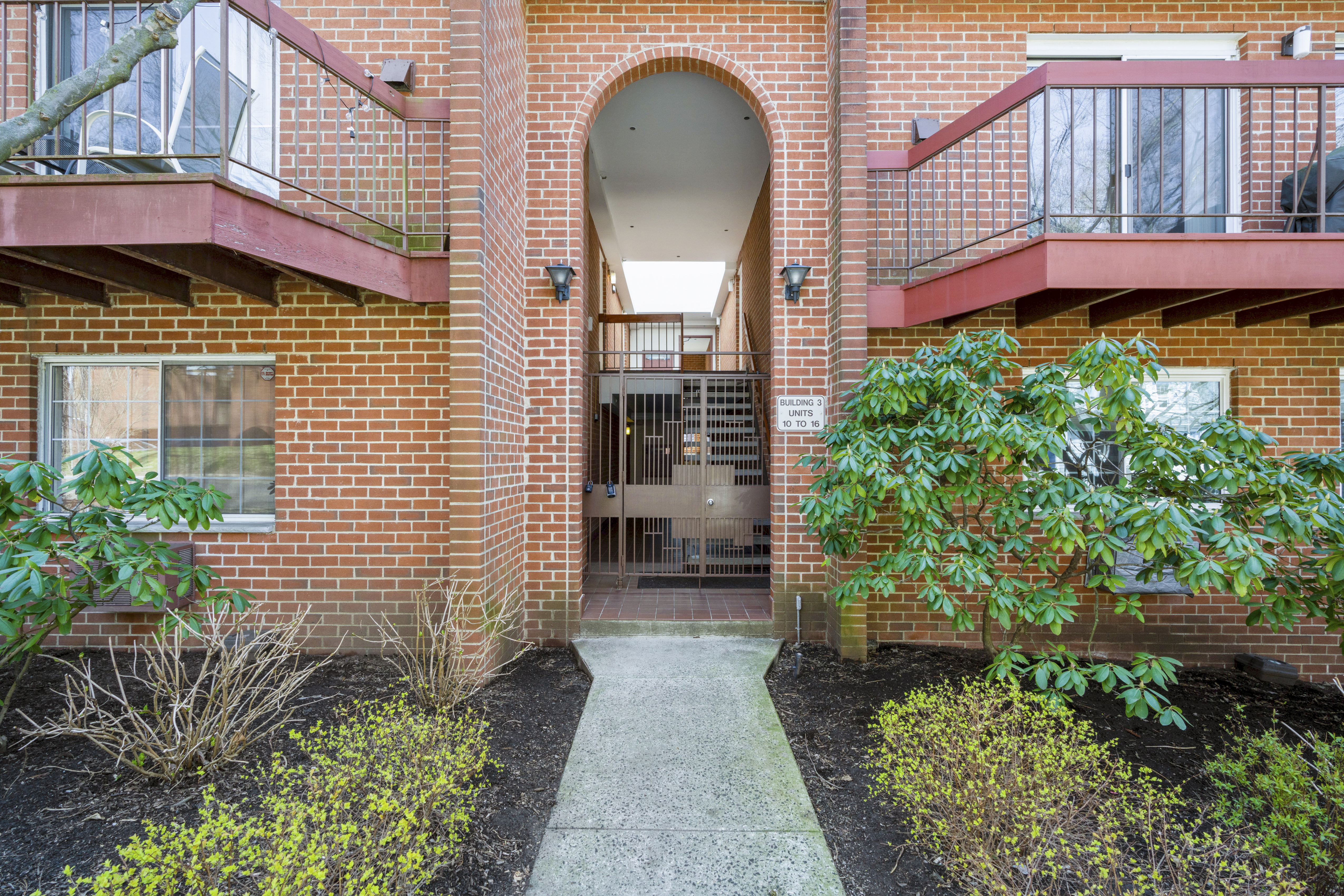  Two-Level Townhouse in White Plains - 物件實景