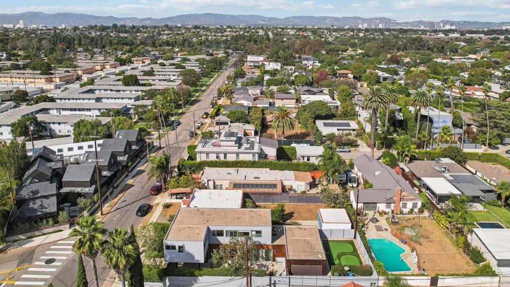 Venice, California, 90291, United States, 4 Bedrooms Bedrooms, ,4 BathroomsBathrooms,Residential,For Sale,1987305