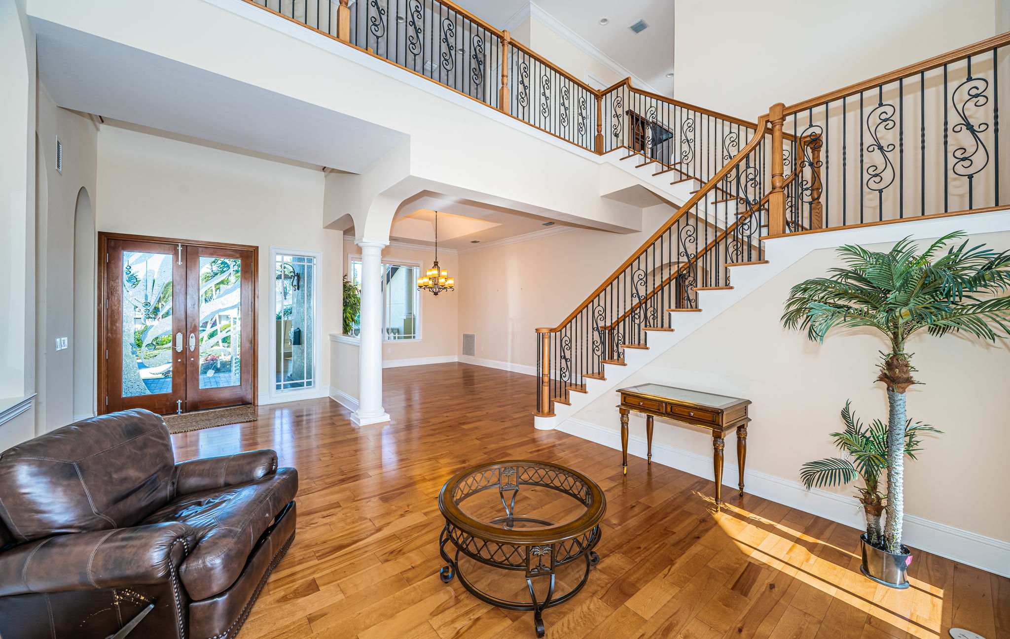 St Petersburg, Florida, 33707, United States, 5 Bedrooms Bedrooms, ,5 BathroomsBathrooms,Residential,For Sale,2006025