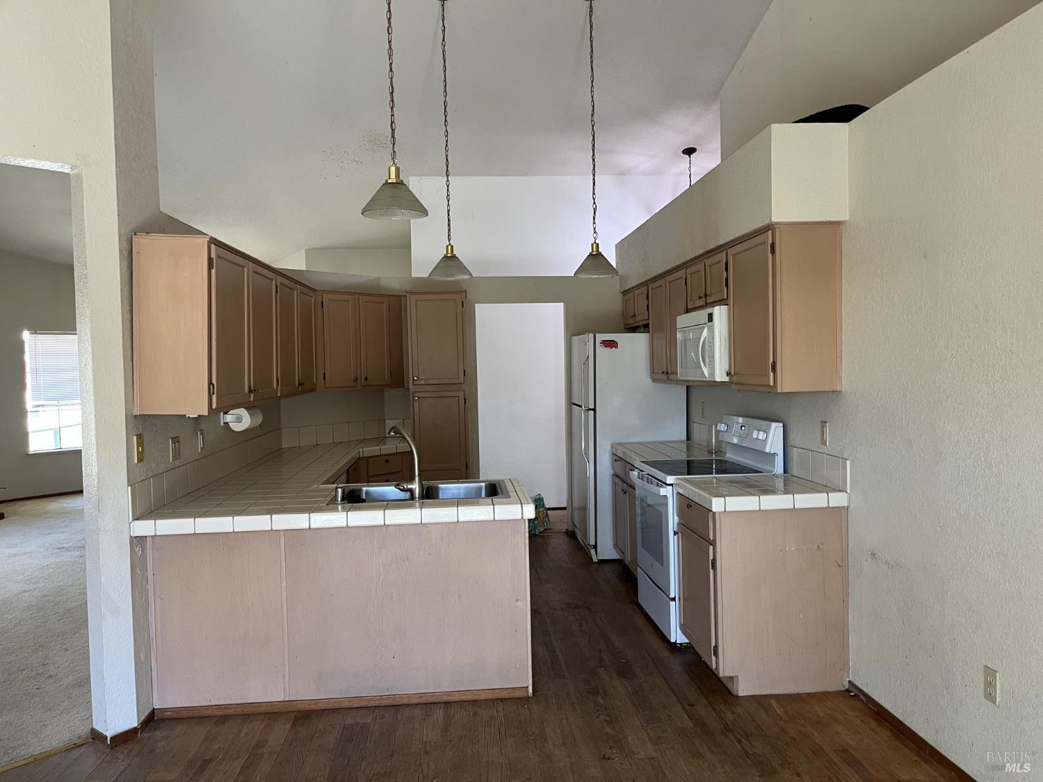 Vacaville, California, 95687, United States, 3 Bedrooms Bedrooms, ,2 BathroomsBathrooms,Residential,For Sale,1909138
