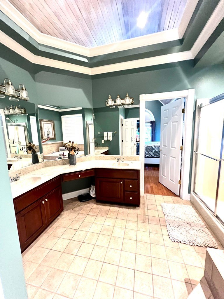 Prestonsburg, Kentucky, 41653, United States, 4 Bedrooms Bedrooms, ,4 BathroomsBathrooms,Residential,For Sale,1978376