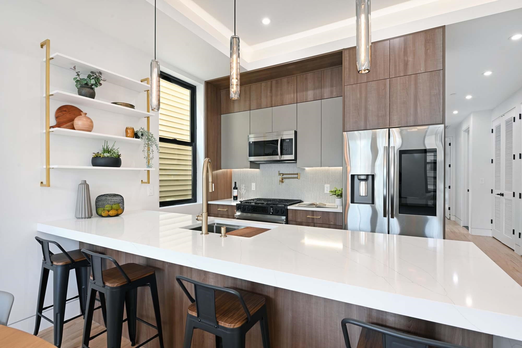 Jersey City, New Jersey, 07305, United States, 3 Bedrooms Bedrooms, ,2 BathroomsBathrooms,Residential,For Sale,1906129