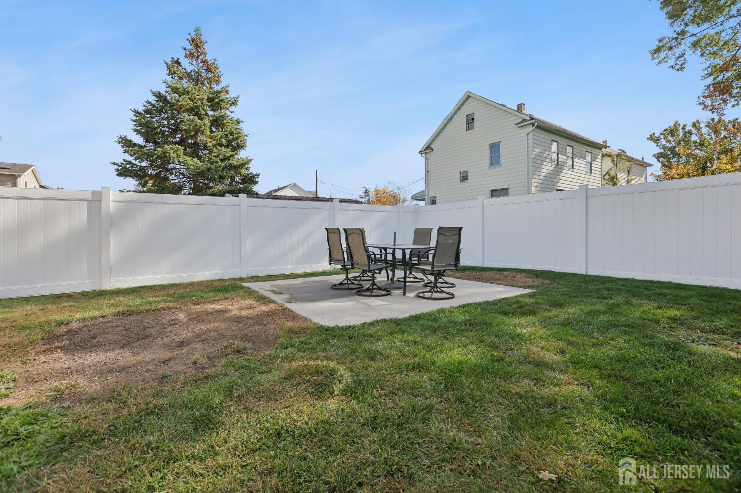 Woodbridge Proper, New Jersey, 07095, United States, 3 Bedrooms Bedrooms, ,2 BathroomsBathrooms,Residential,For Sale,1969117