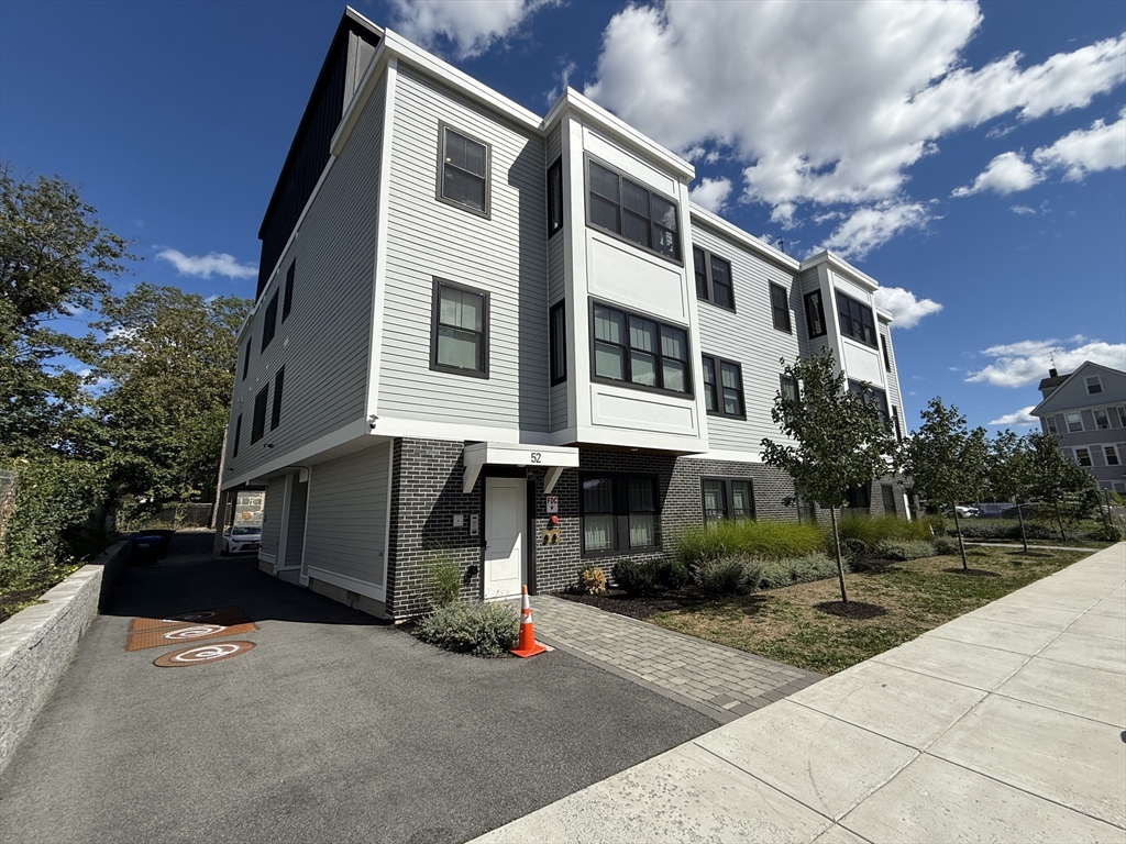 Boston, Massachusetts, 02124, United States, 3 Bedrooms Bedrooms, ,2 BathroomsBathrooms,Residential,For Sale,1941577