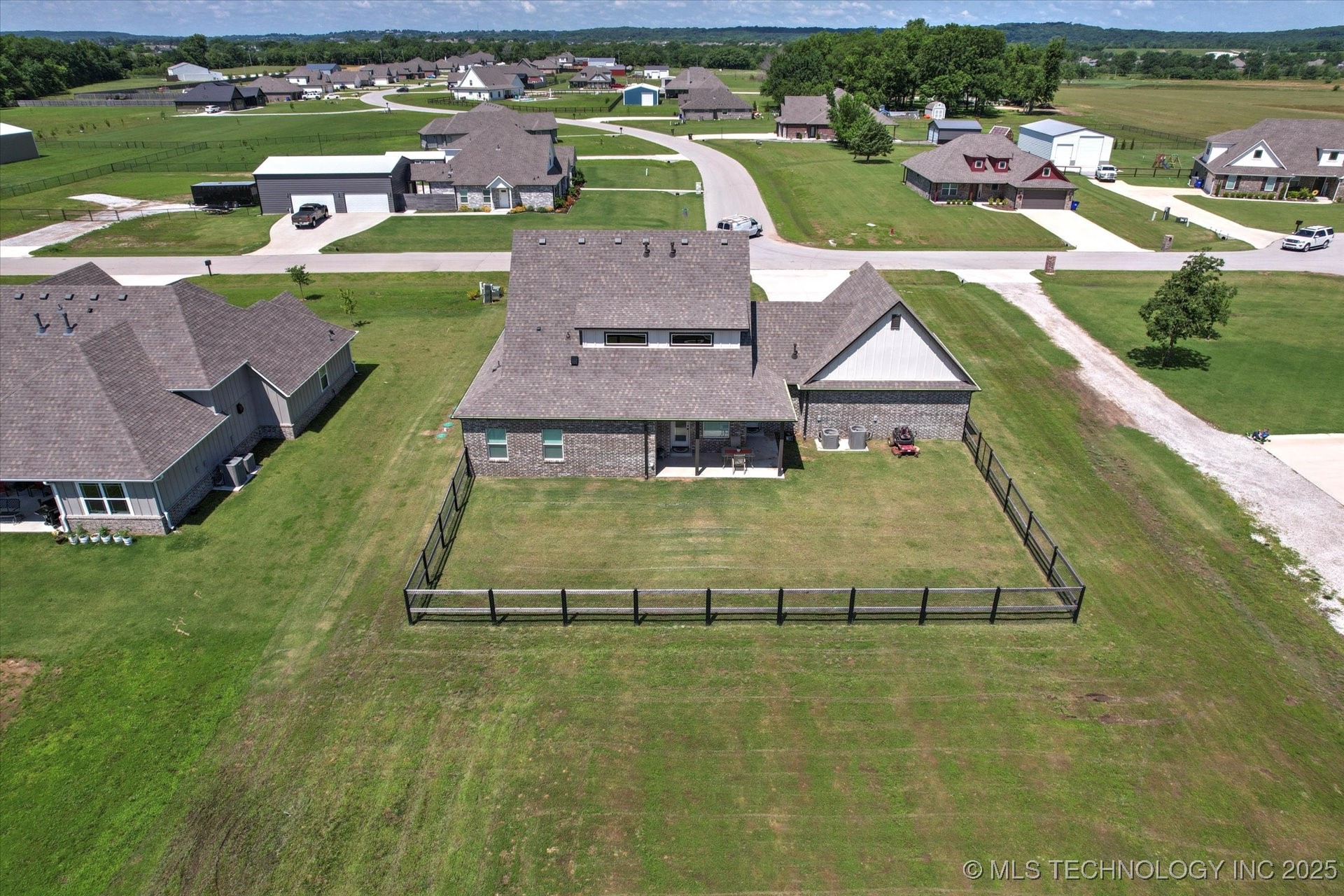 Broken Arrow, Oklahoma, 74014, United States, 4 Bedrooms Bedrooms, ,3 BathroomsBathrooms,Residential,For Sale,1885345
