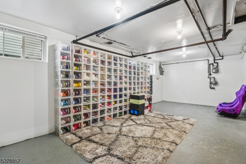 Belleville Twp., New Jersey, 07109, United States, 4 Bedrooms Bedrooms, ,2 BathroomsBathrooms,Residential,For Sale,1988338