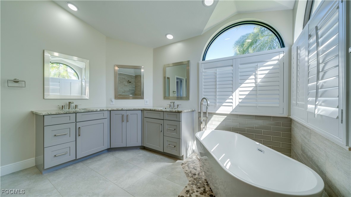 Cape Coral, Florida, 33904, United States, 3 Bedrooms Bedrooms, ,2 BathroomsBathrooms,Residential,For Sale,1987344