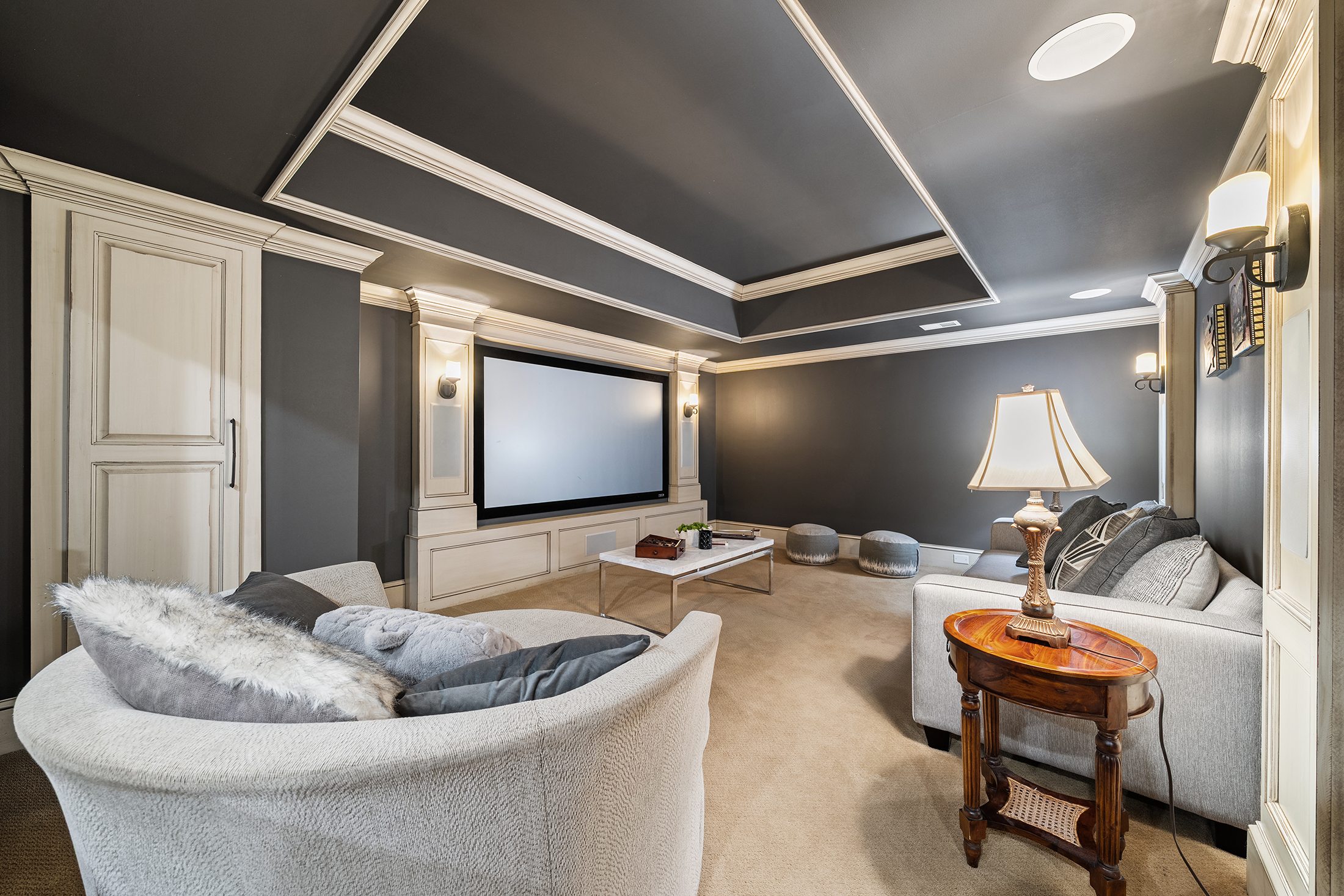  Located Within the Gated Greystone Farms Community in Milton - 物件實景