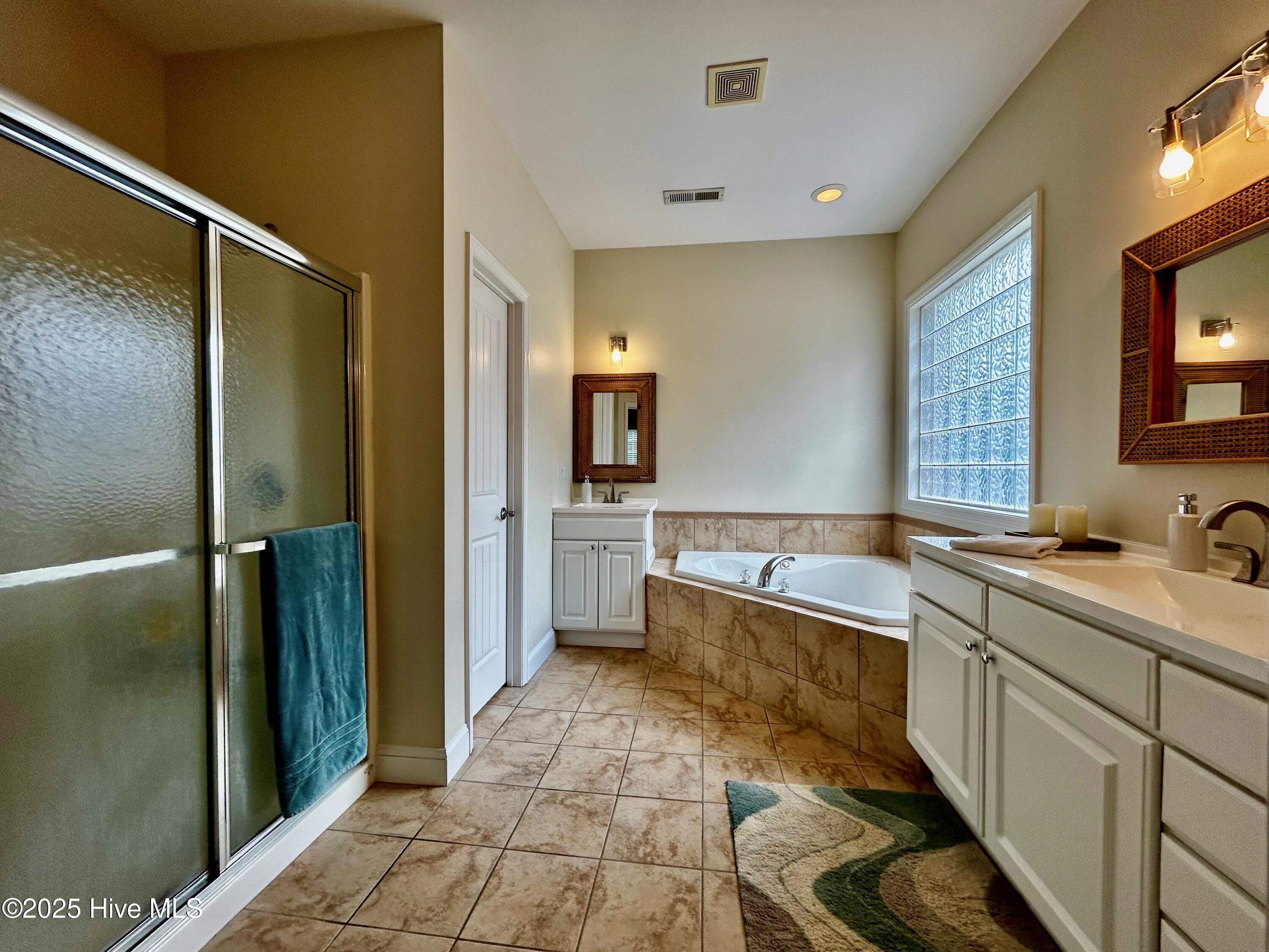 Southport, North Carolina, 28461, United States, 4 Bedrooms Bedrooms, ,3 BathroomsBathrooms,Residential,For Sale,1793848
