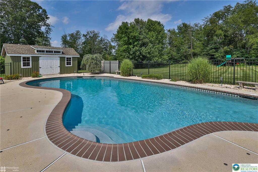 Stroudsburg, Pennsylvania, 18360-6926, United States, 7 Bedrooms Bedrooms, ,4 BathroomsBathrooms,Residential,For Sale,1904497