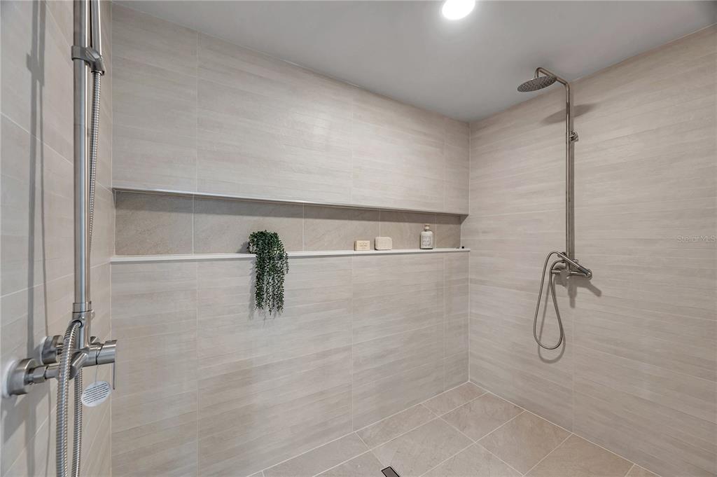 Tampa, Florida, 33629, United States, 4 Bedrooms Bedrooms, ,3 BathroomsBathrooms,Residential,For Sale,1906896