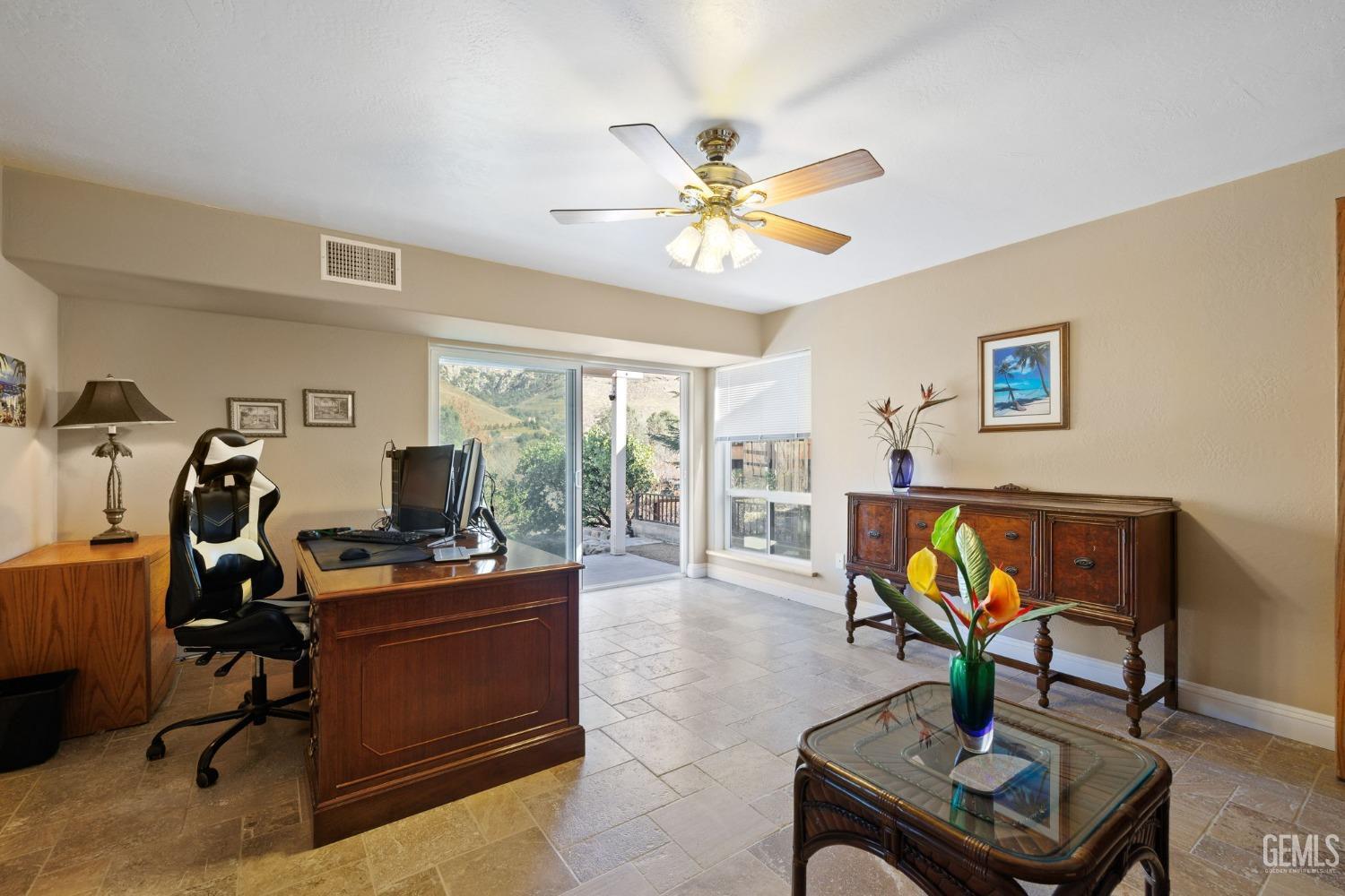 Kernville, California, 93238, United States, 4 Bedrooms Bedrooms, ,3 BathroomsBathrooms,Residential,For Sale,1941989
