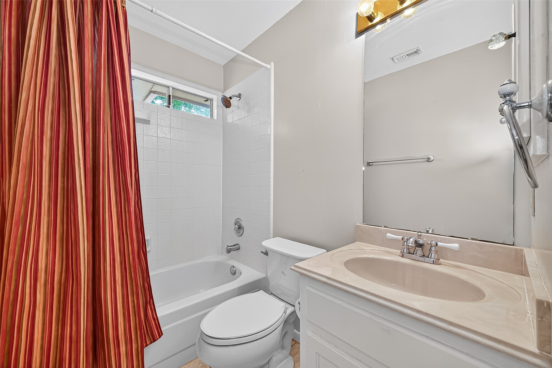 Sugar Land, Texas, 77478, United States, 5 Bedrooms Bedrooms, ,4 BathroomsBathrooms,Residential,For Sale,1971376