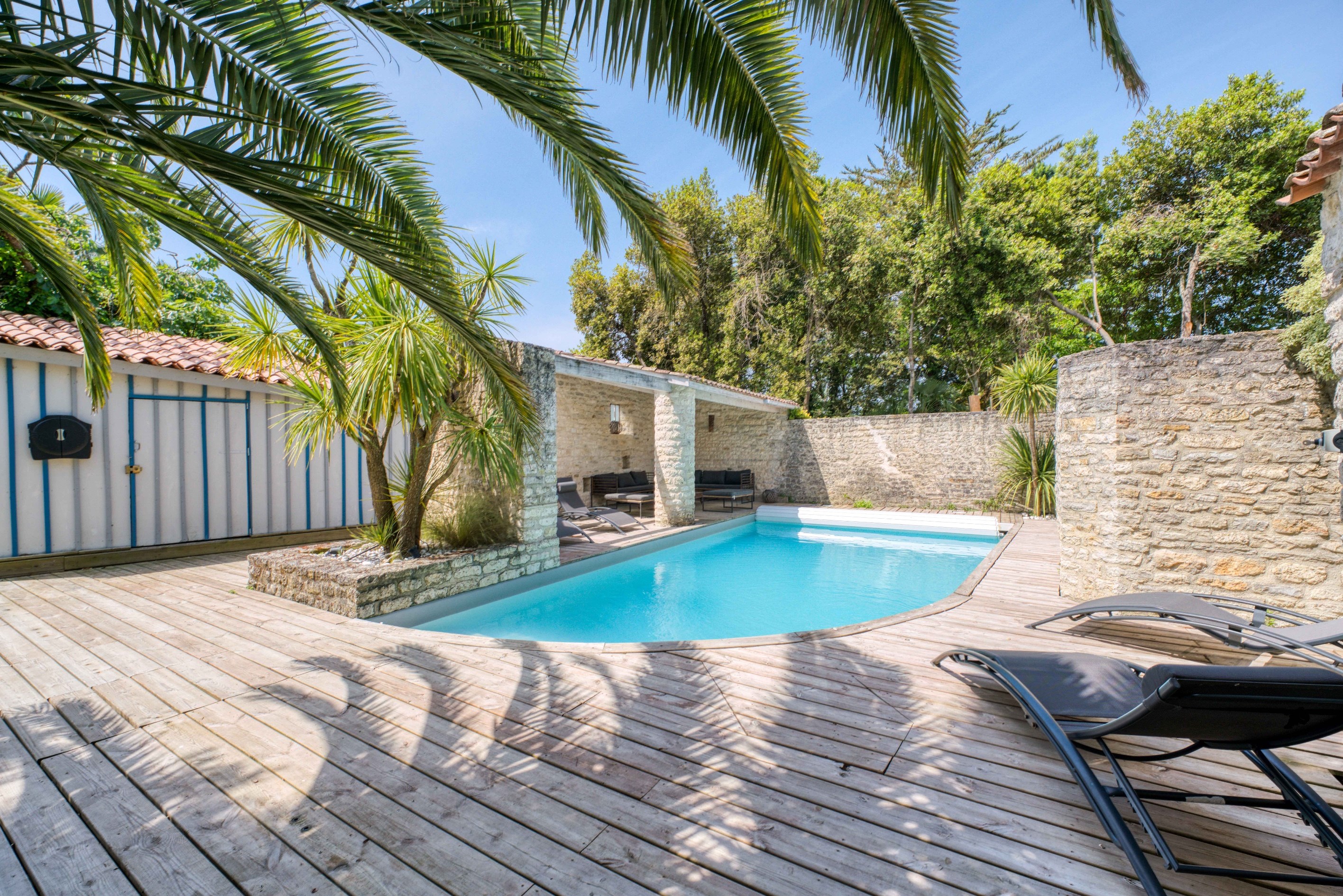  BEAUTIFUL CHARACTER PROPERTY WITH  SWIMMING POOL IN THE HEART OF A VILLAGE ON O… - 物件實景