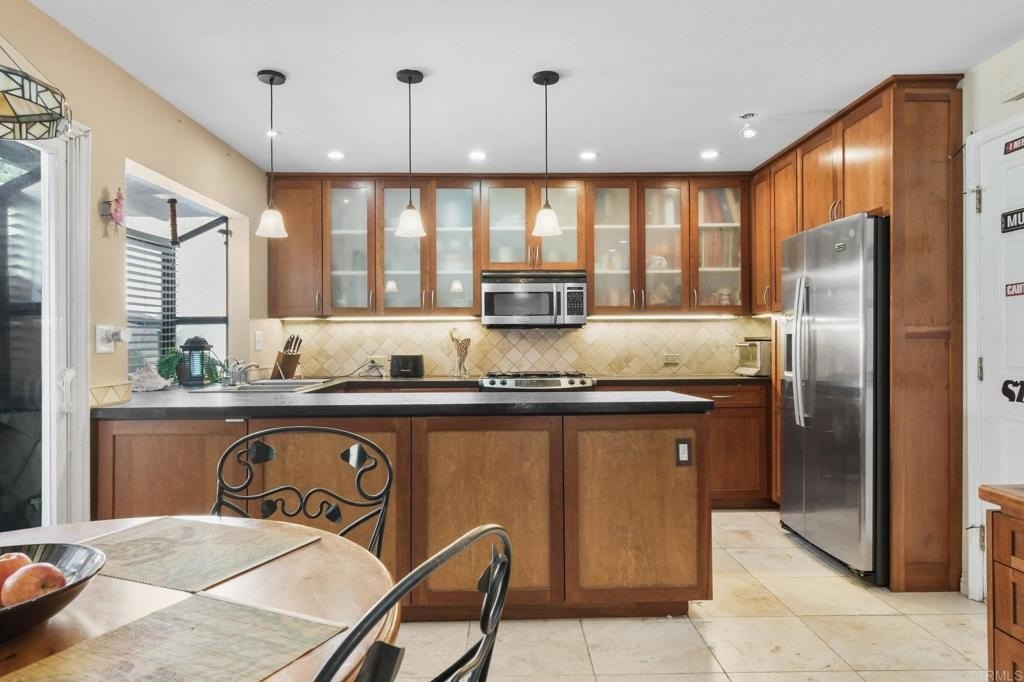 San Diego, California, 92139, United States, 3 Bedrooms Bedrooms, ,2 BathroomsBathrooms,Residential,For Sale,1991958