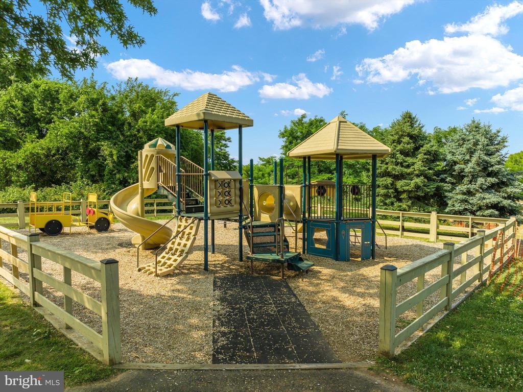 Leesburg, Virginia, 20176, United States, ,Residential,For Sale,1915866