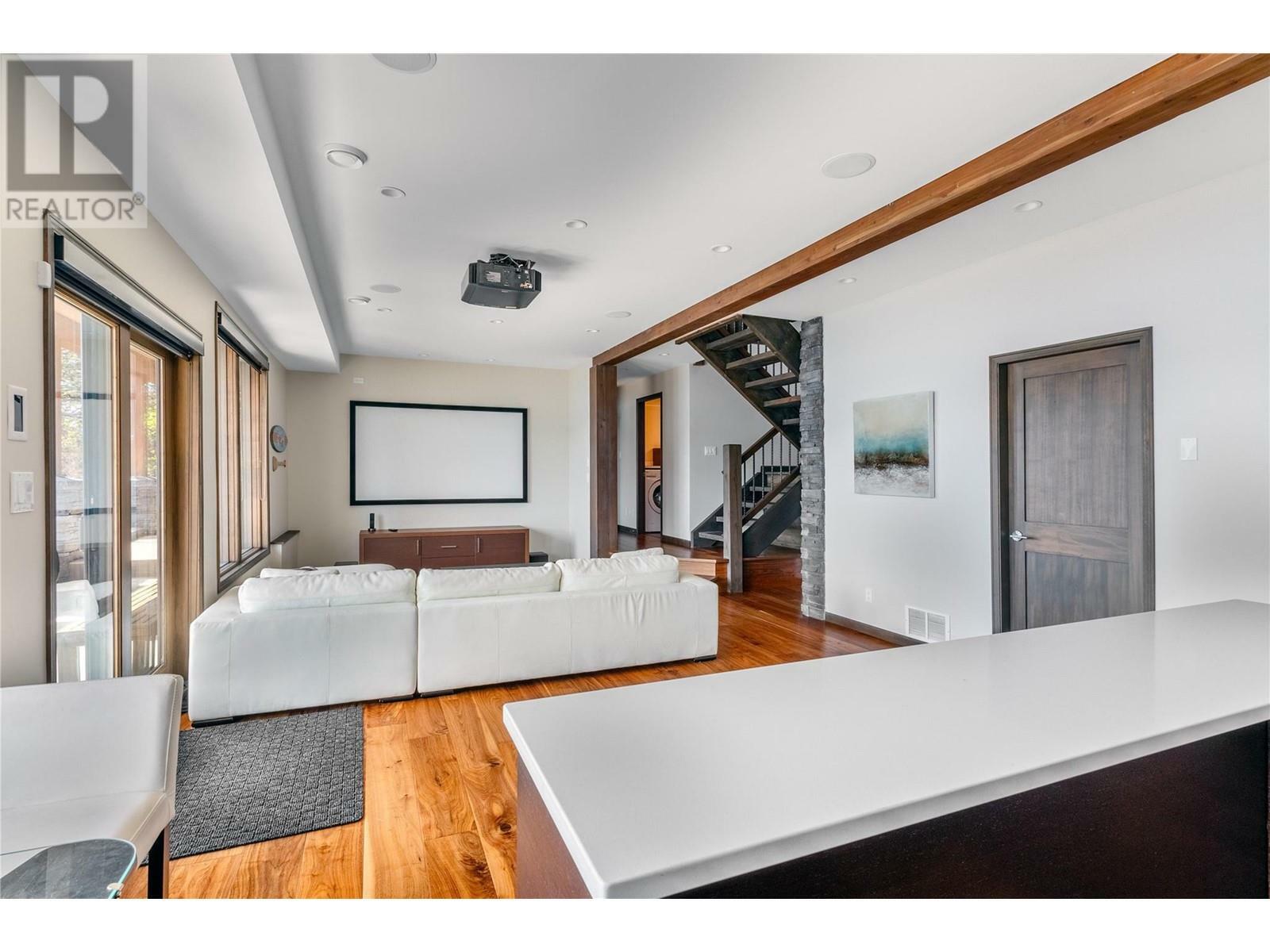 ANGLEMONT, British Columbia, V0E 1M8, CA, 5 Bedrooms Bedrooms, ,4 BathroomsBathrooms,Residential,For Sale,1838745