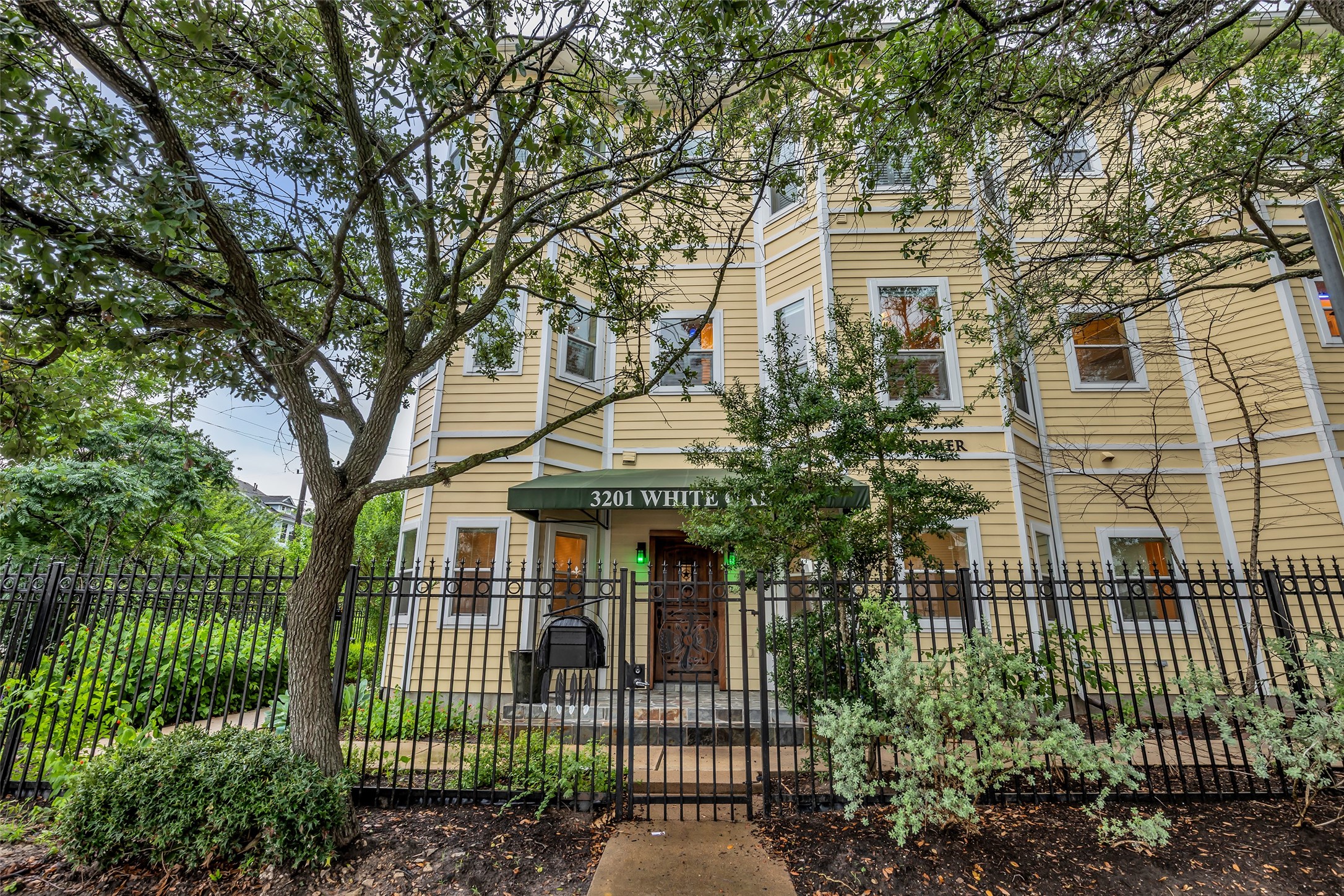  3201 White Oak Drive - 物件實景