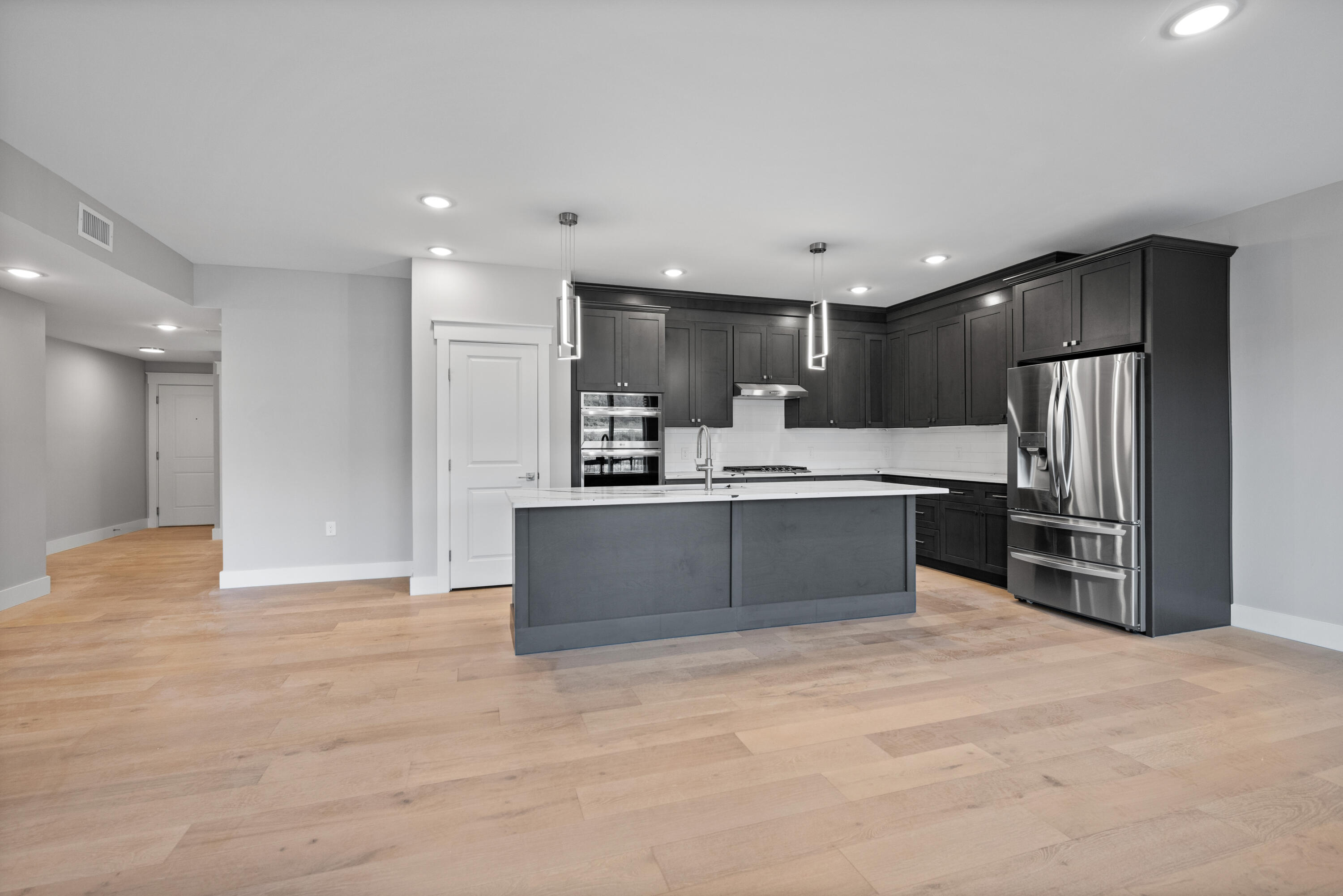 Dayton, Kentucky, 41074, United States, 2 Bedrooms Bedrooms, ,3 BathroomsBathrooms,Residential,For Sale,1995774