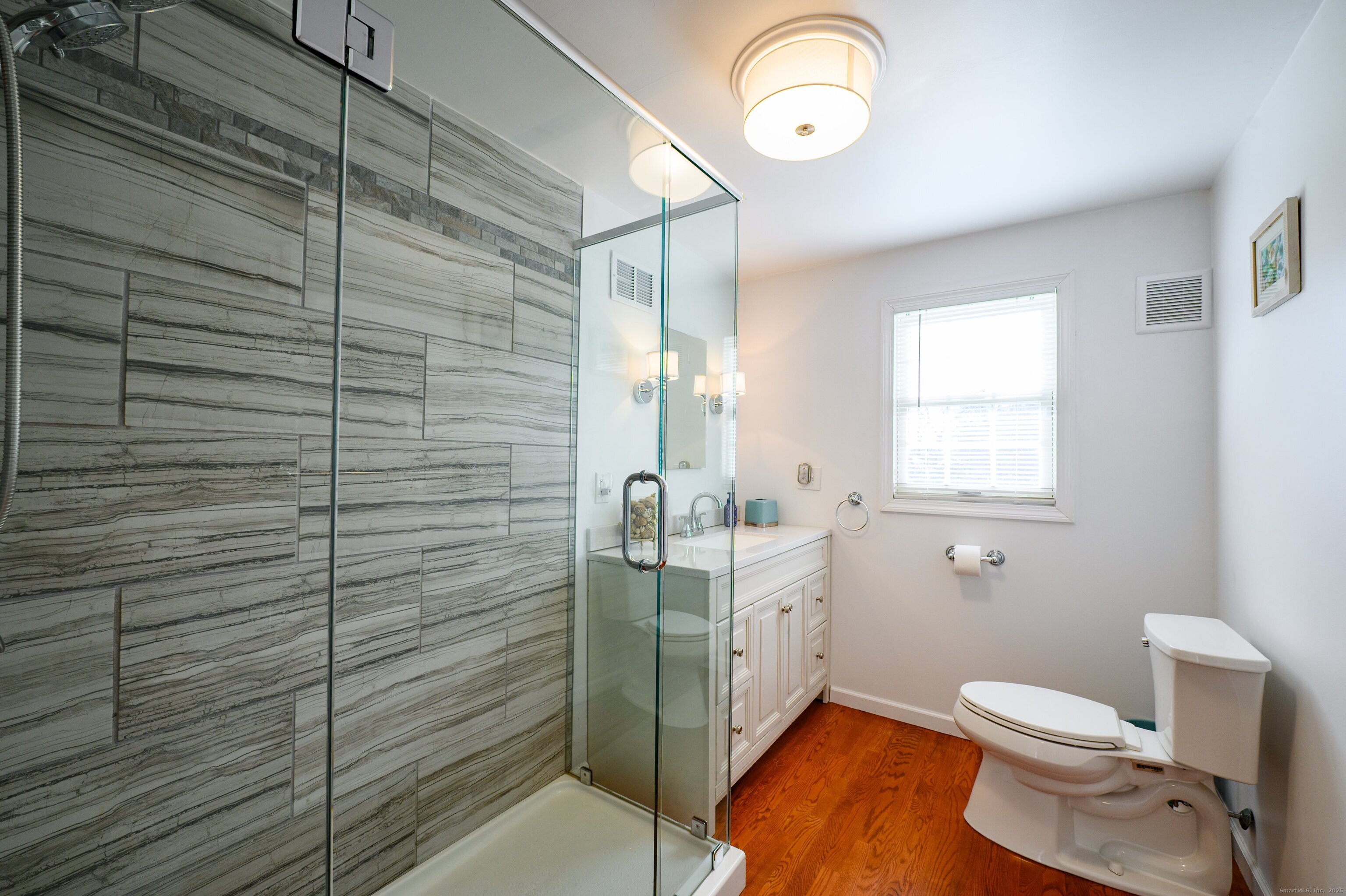 Branford, Connecticut, 06405, United States, 4 Bedrooms Bedrooms, ,4 BathroomsBathrooms,Residential,For Sale,2000721