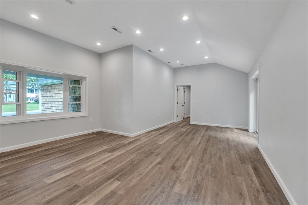 North Attleboro, Massachusetts, 02760, United States, 3 Bedrooms Bedrooms, ,Residential,For Sale,1872136