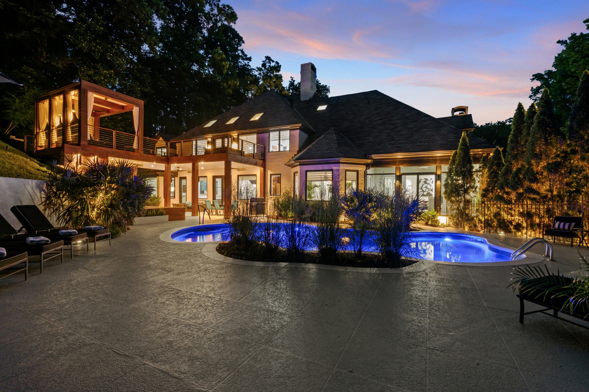 Nashville, Tennessee, 37215, United States, 5 Bedrooms Bedrooms, ,11 BathroomsBathrooms,Residential,For Sale,1997192