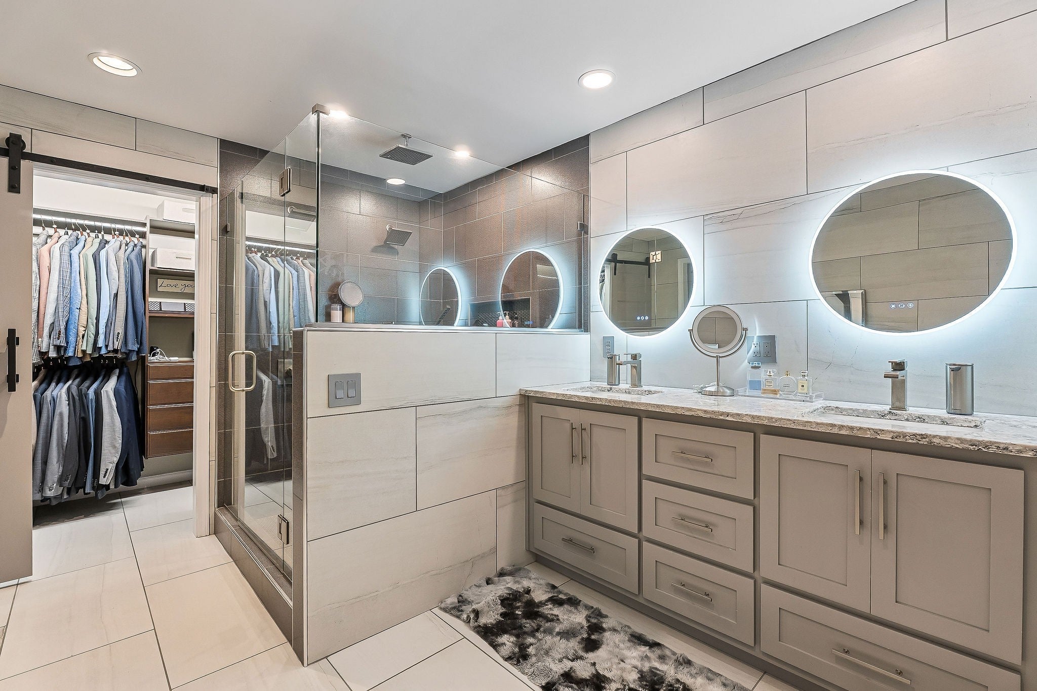 Smithville, Tennessee, 37166, United States, 1 Bedroom Bedrooms, ,4 BathroomsBathrooms,Residential,For Sale,2006606