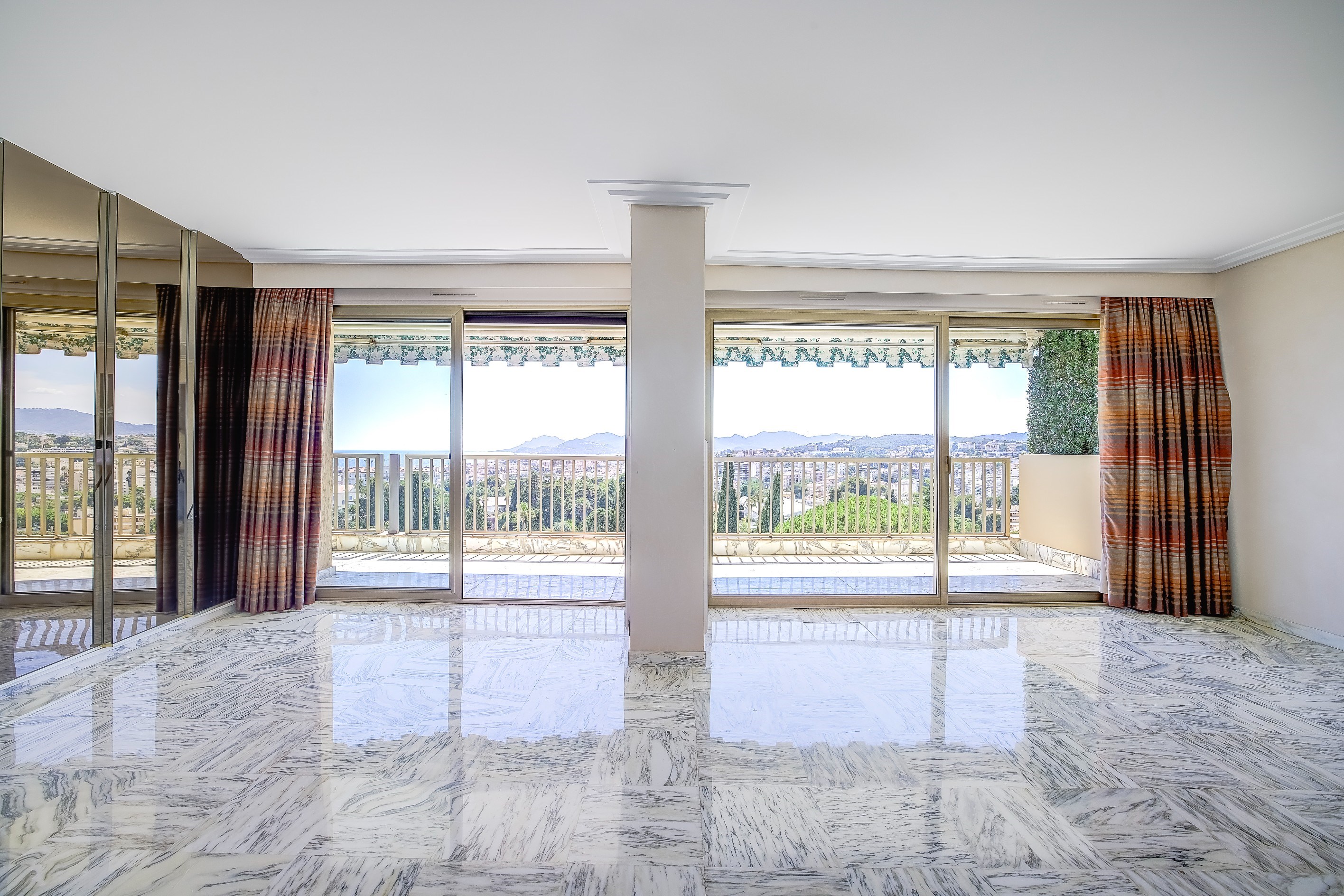  Cannes Oxford: Sea view apartment with triple aspect in a prestigious residenti… - 物件實景