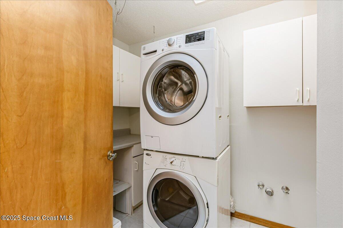 Merritt Island, Florida, 32952, United States, 4 Bedrooms Bedrooms, ,2 BathroomsBathrooms,Residential,For Sale,1989308