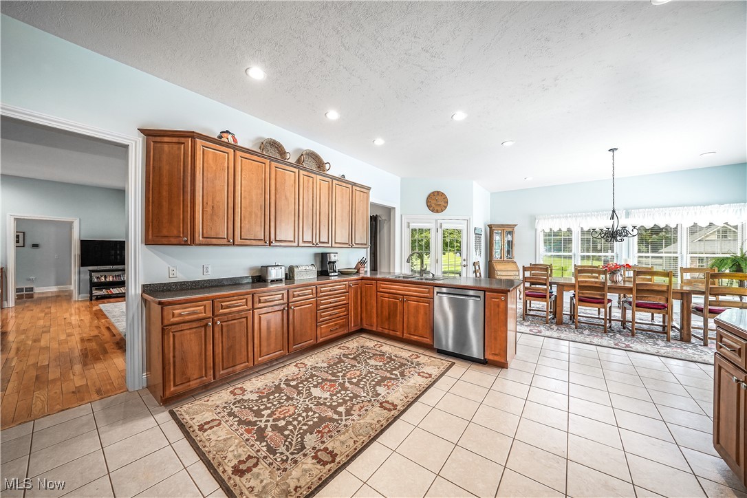 Garrettsville, Ohio, 44231, United States, 3 Bedrooms Bedrooms, ,3 BathroomsBathrooms,Residential,For Sale,1890626