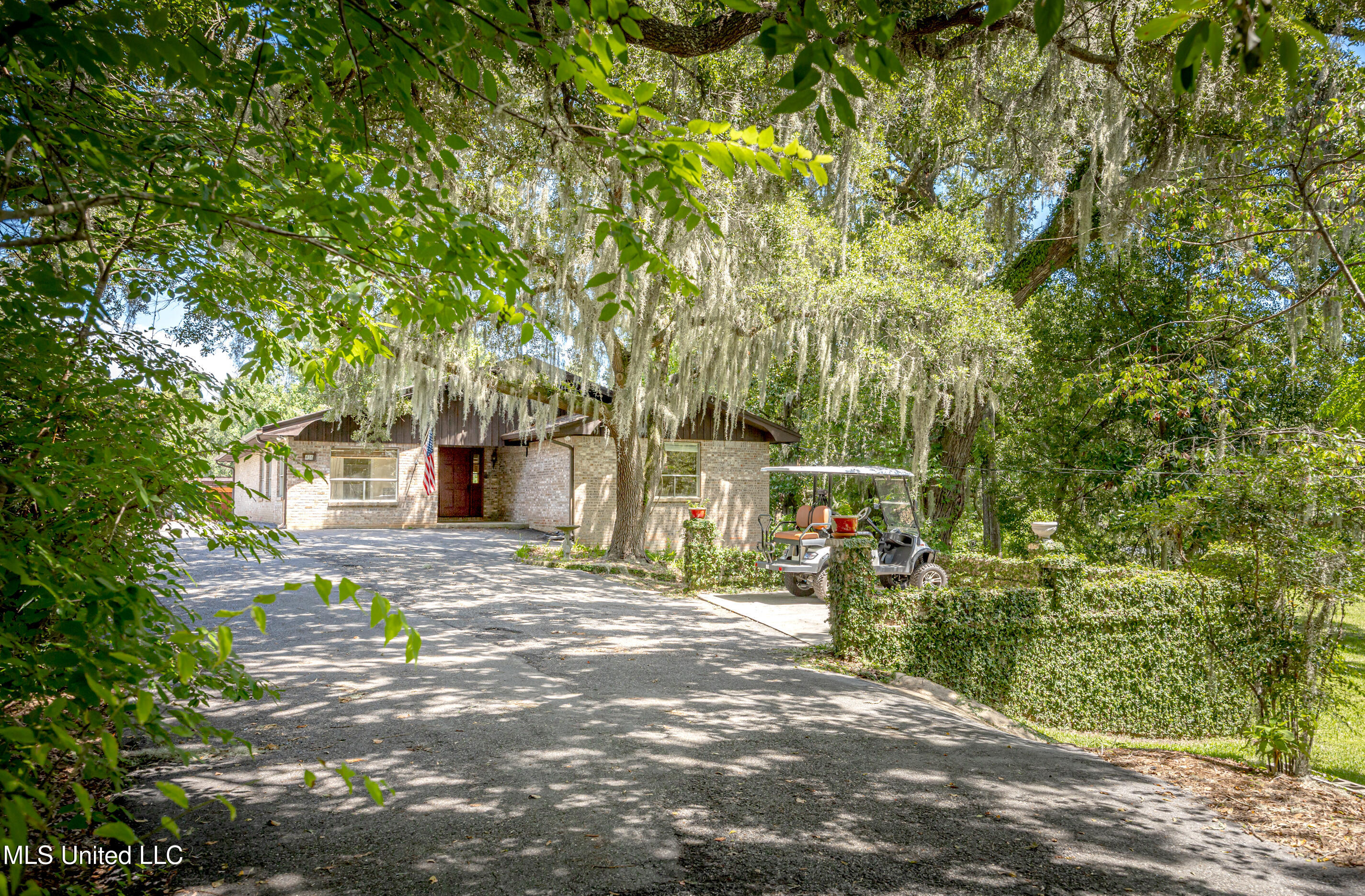 Ocean Springs, Mississippi, 39564, United States, 3 Bedrooms Bedrooms, ,3 BathroomsBathrooms,Residential,For Sale,1903607