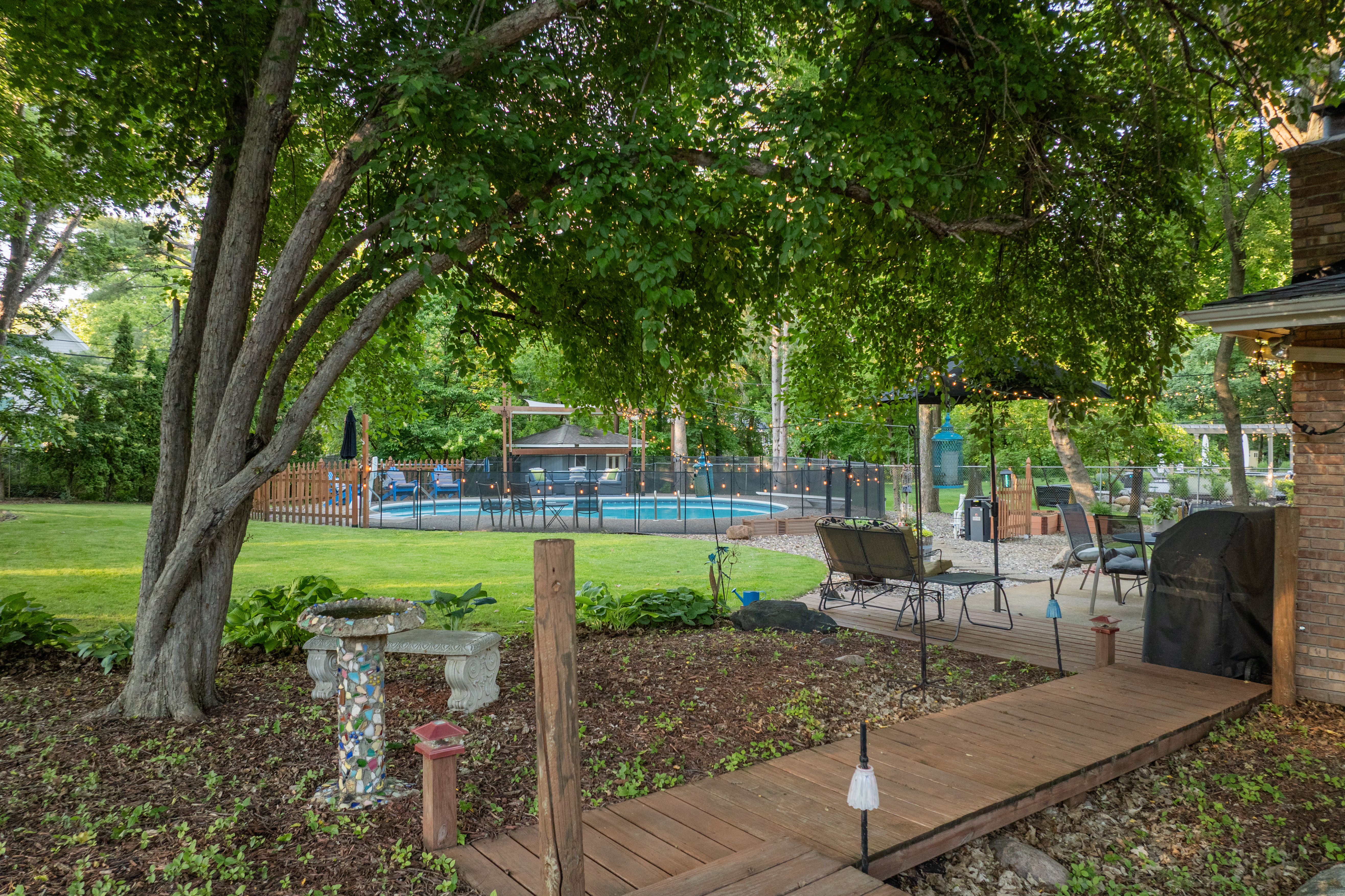  Deephaven Retreat with Poolside Serenity - 物件實景