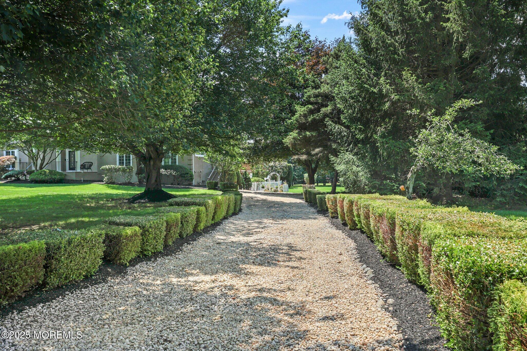 Manalapan, New Jersey, 07726, United States, 5 Bedrooms Bedrooms, ,7 BathroomsBathrooms,Residential,For Sale,1979083